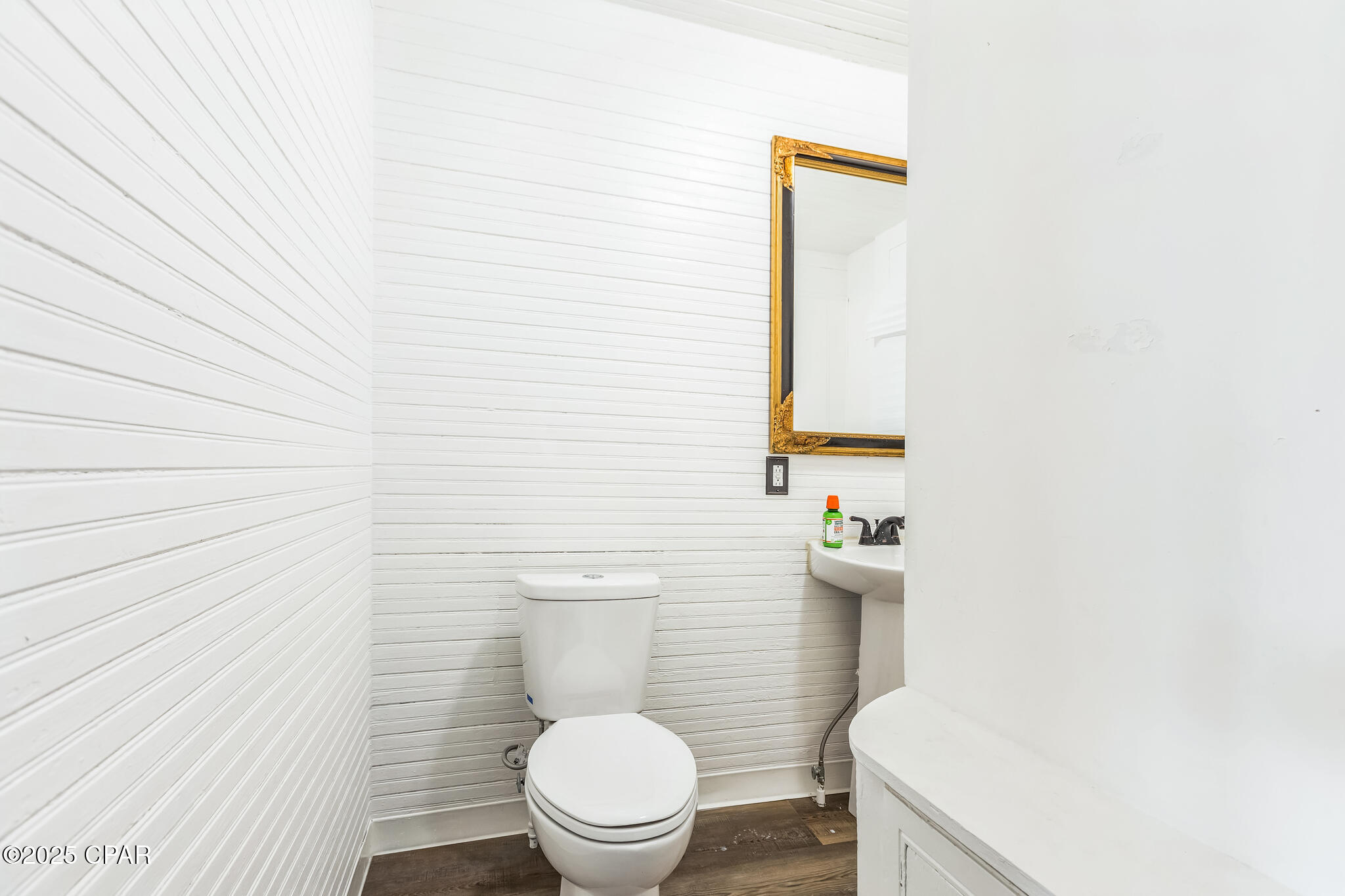 Listing photo id 21 for 406 Horry Avenue