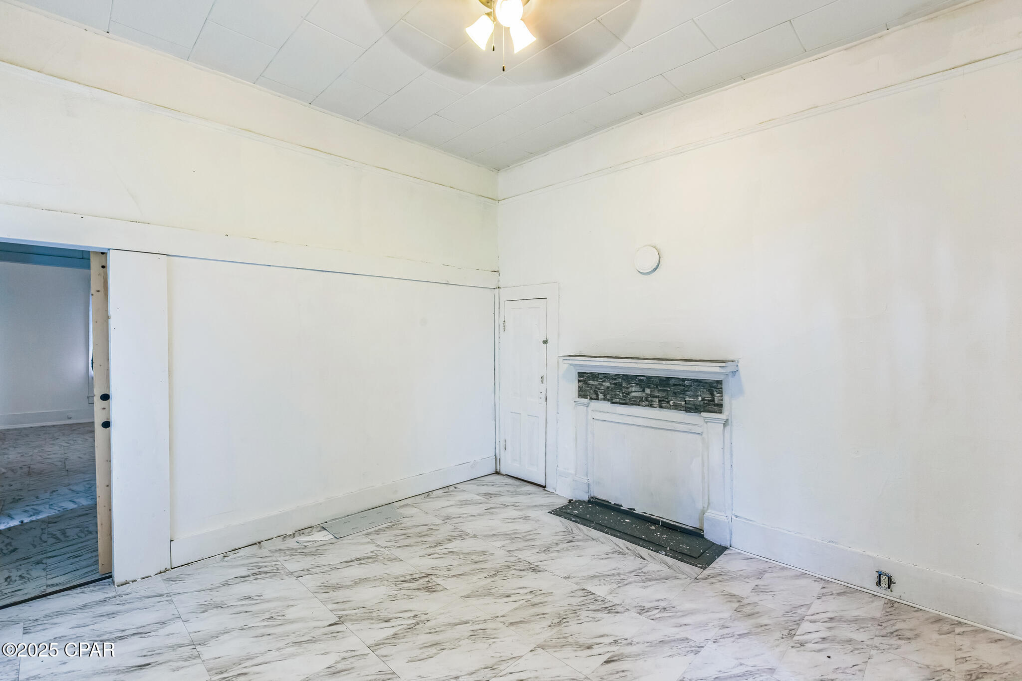 Listing photo id 23 for 406 Horry Avenue