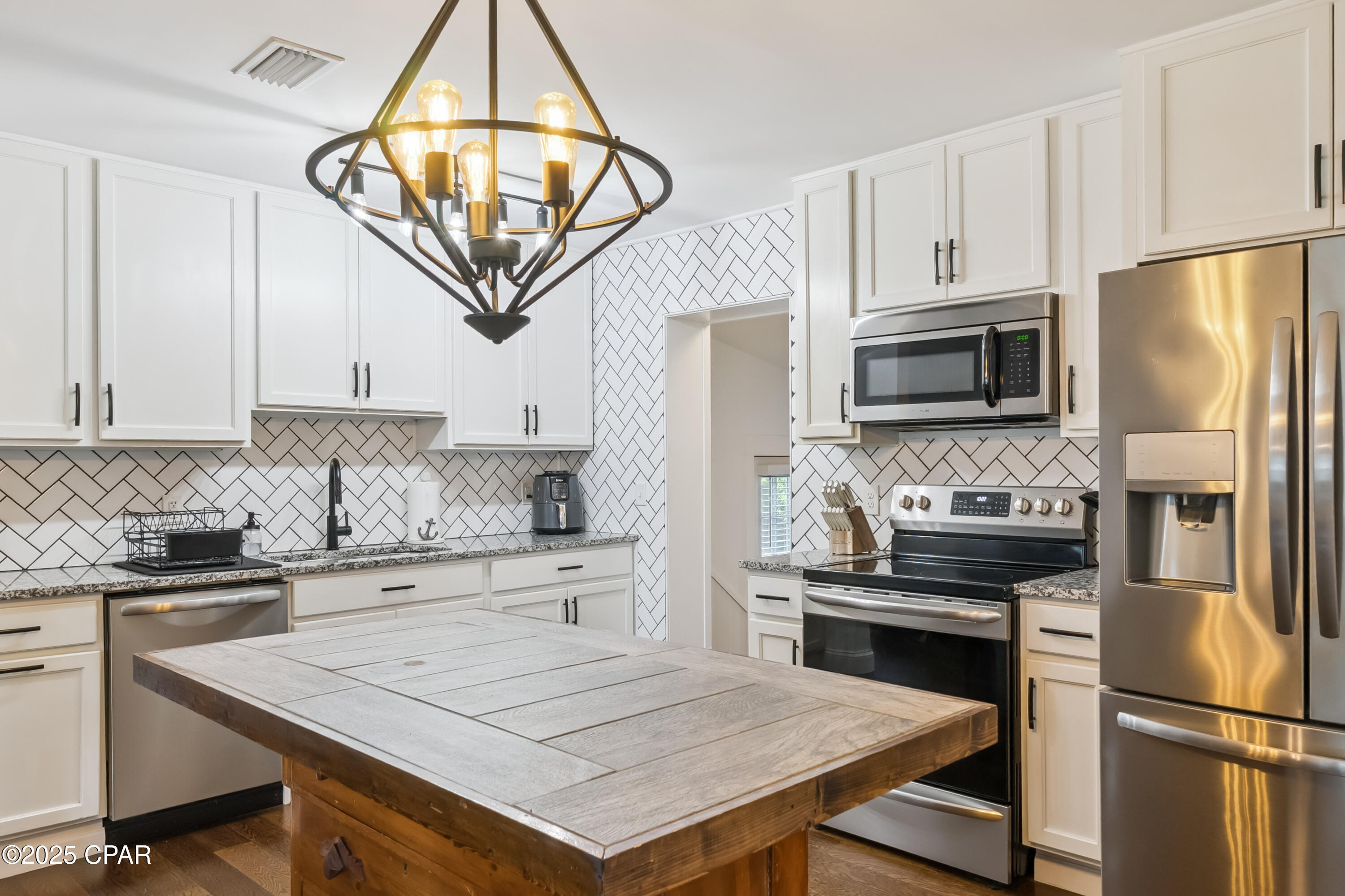 605 E 2nd Place, Panama City, Florida image 12