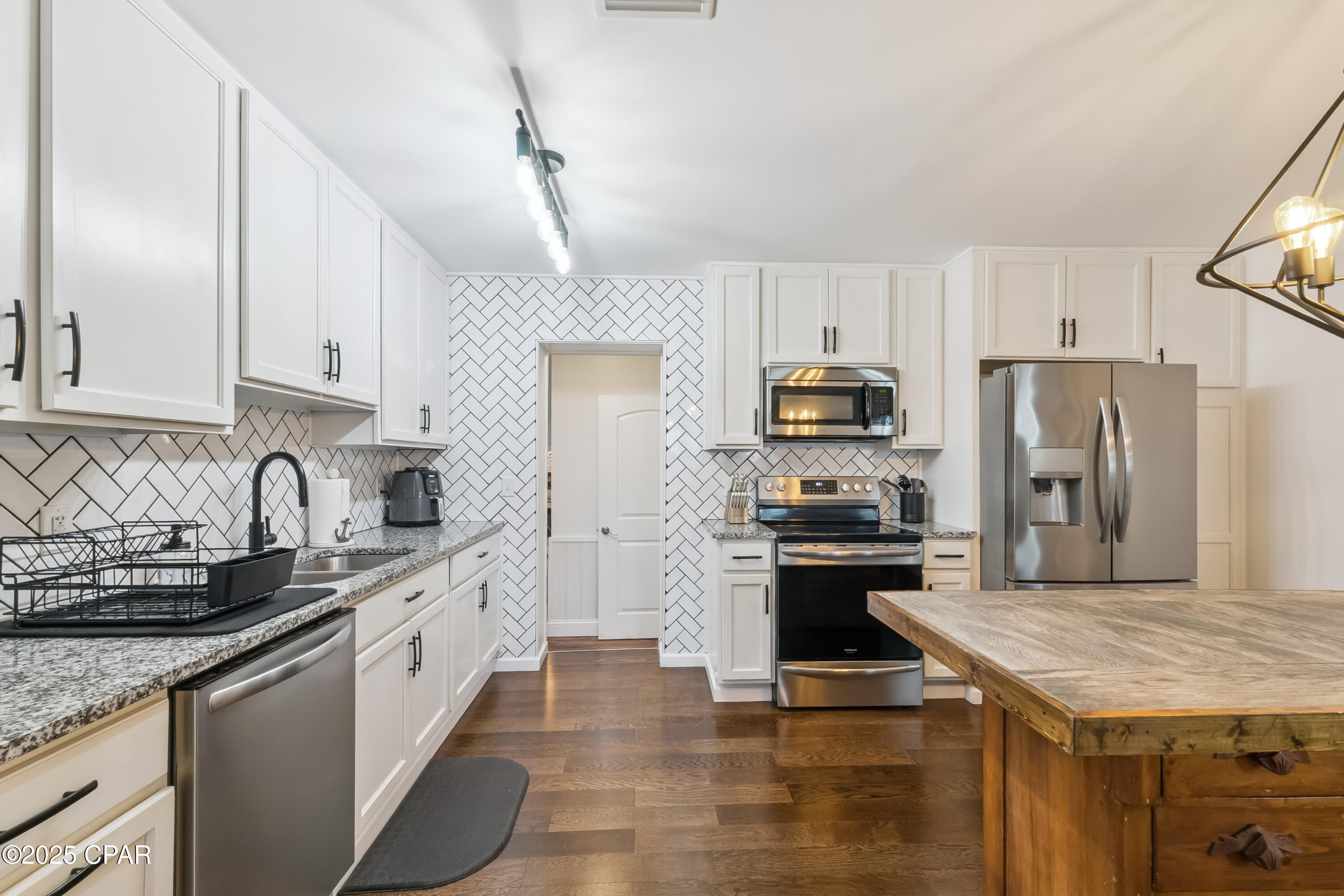 605 E 2nd Place, Panama City, Florida image 6