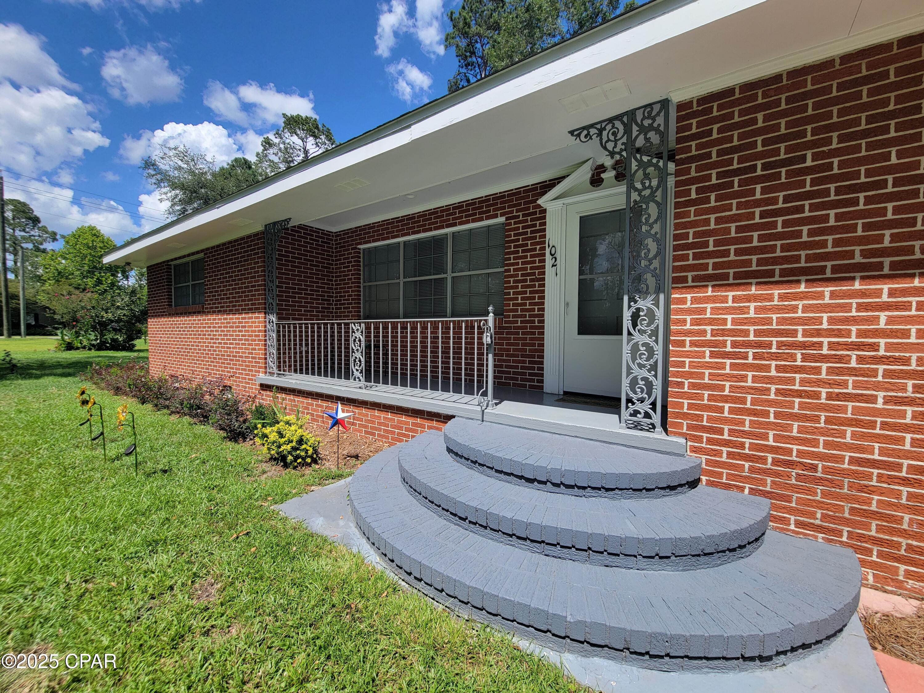 1021 8th Avenue, Graceville, Florida image 2