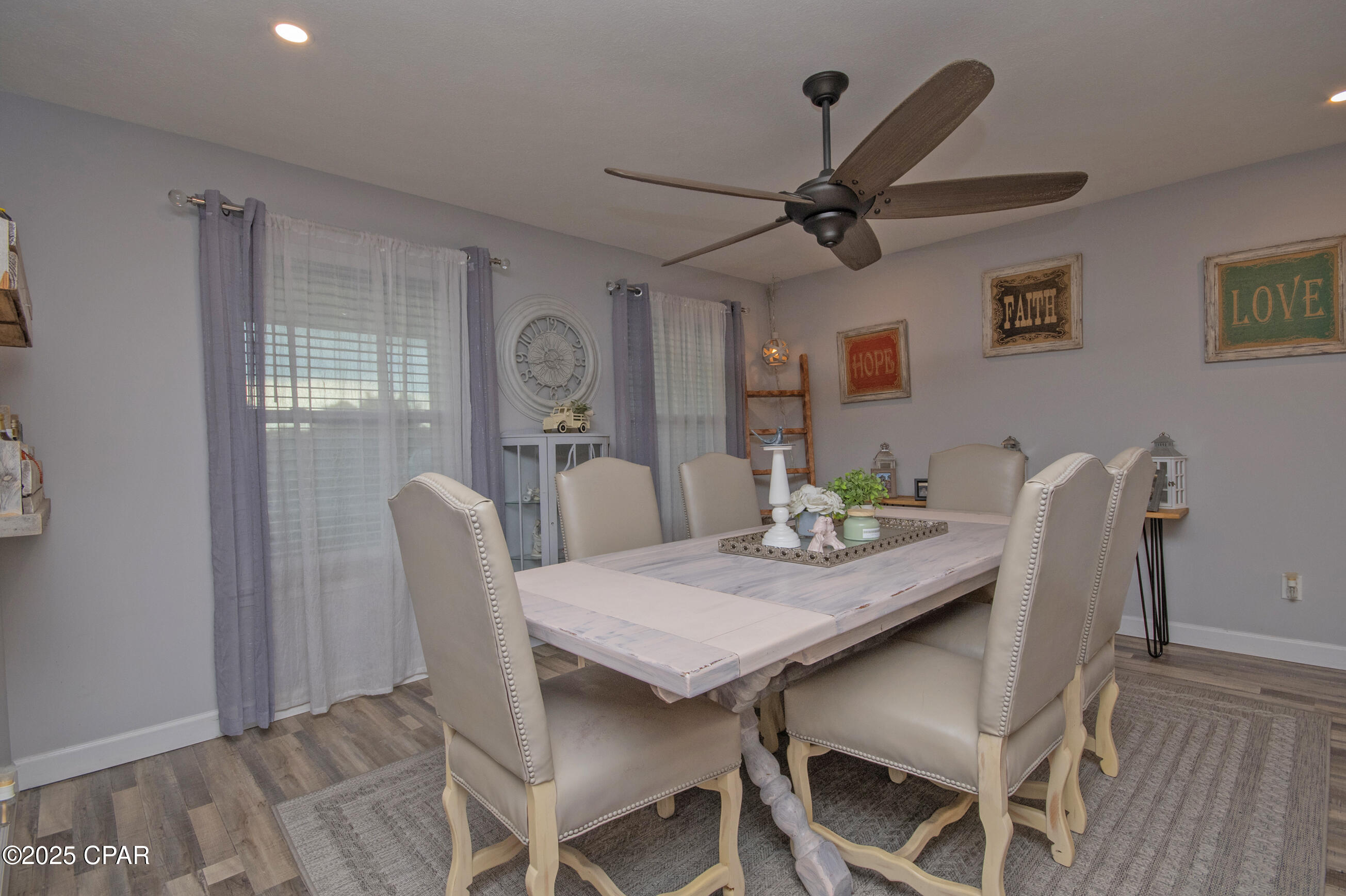 8720 Creek Run, Youngstown, Florida image 4