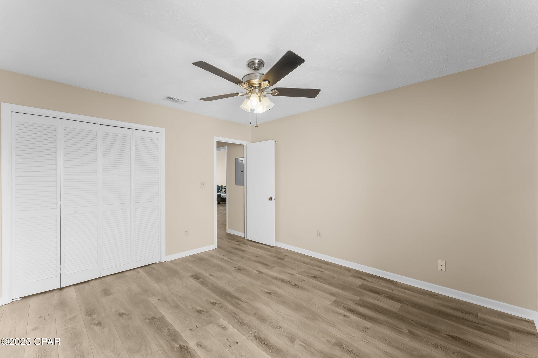 Image 17 For 122 Ridgecrest Court