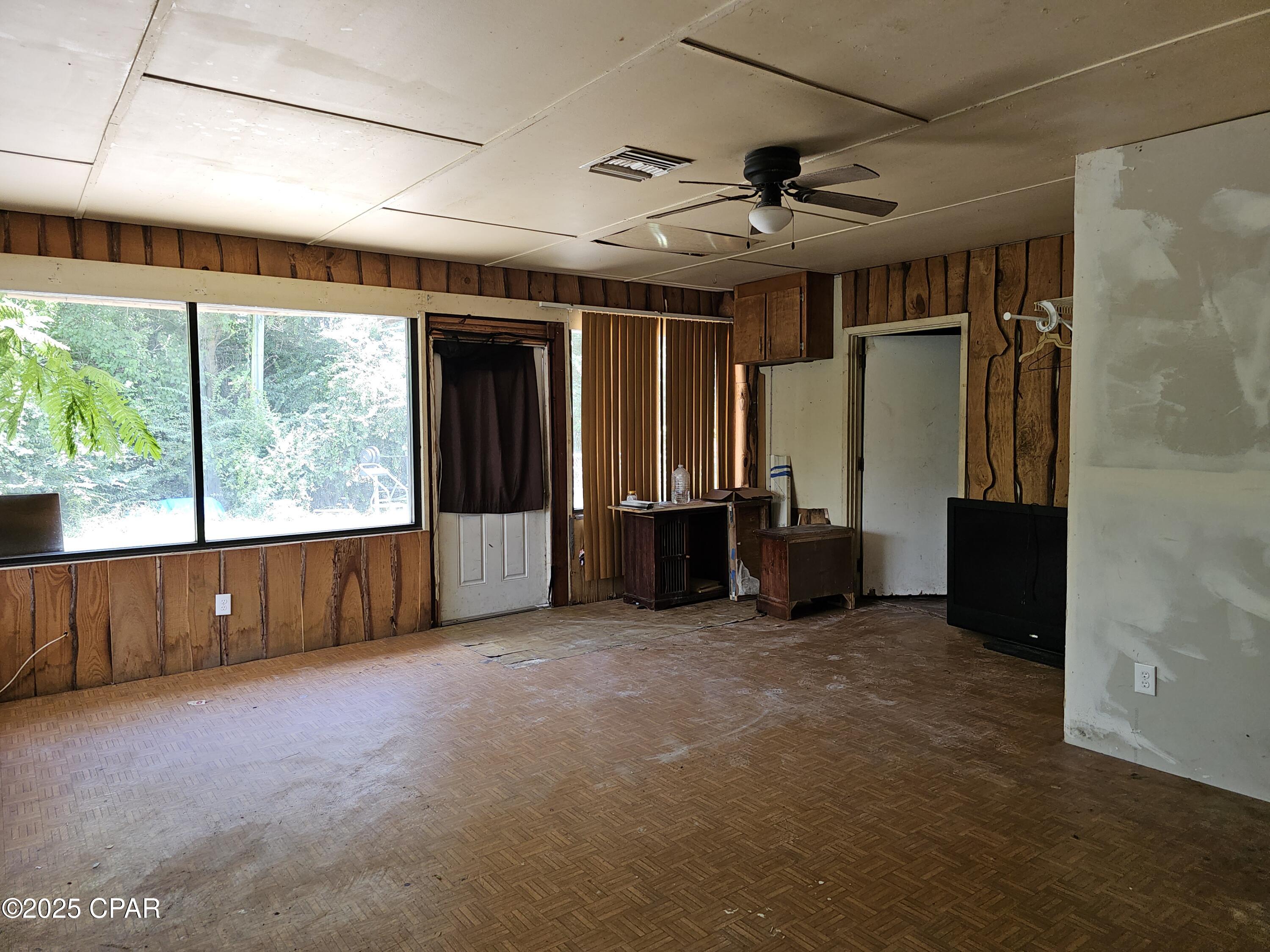 Image 14 For 418 Comet Avenue