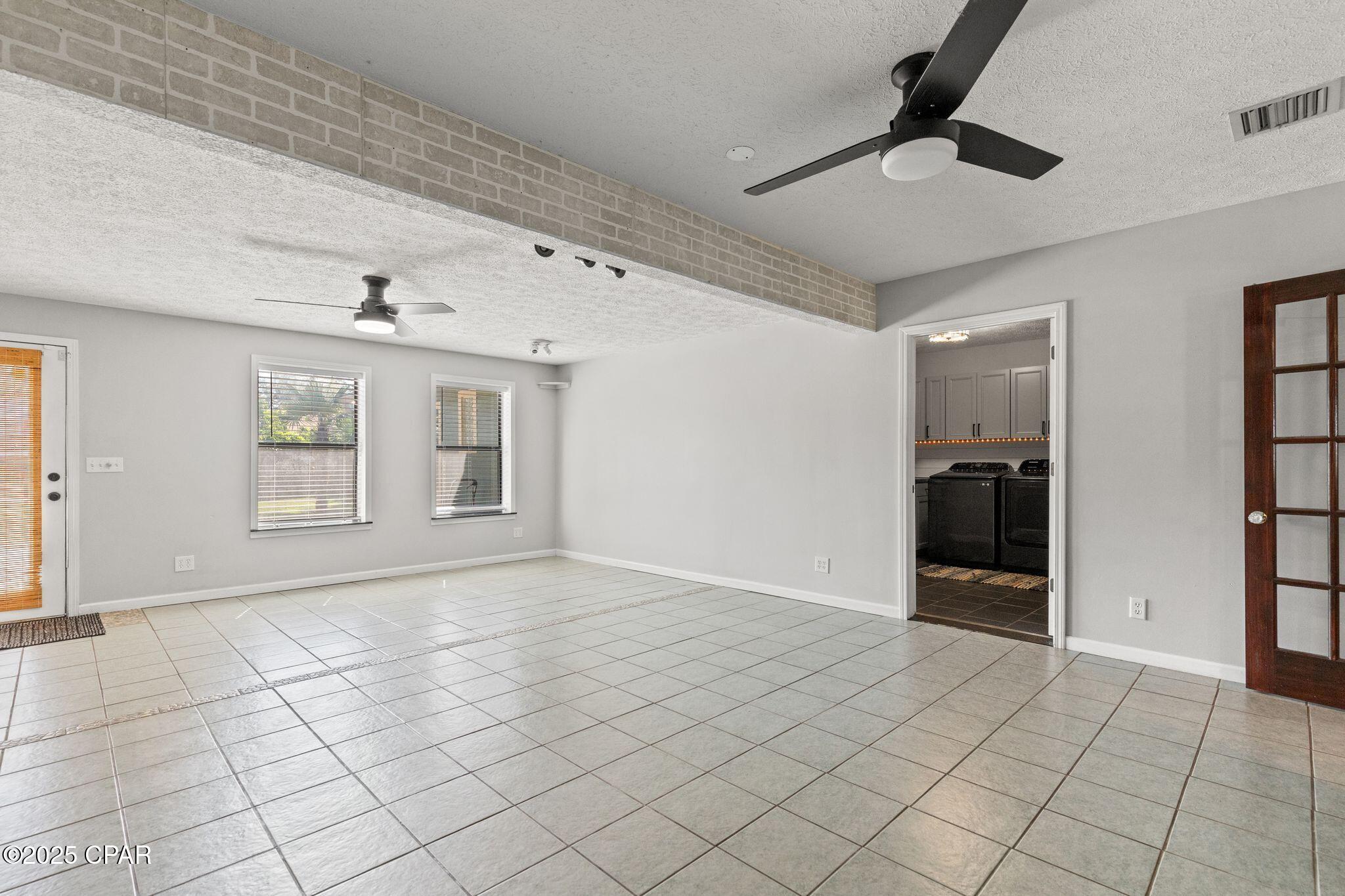 Image 18 For 418 Macarthur Avenue