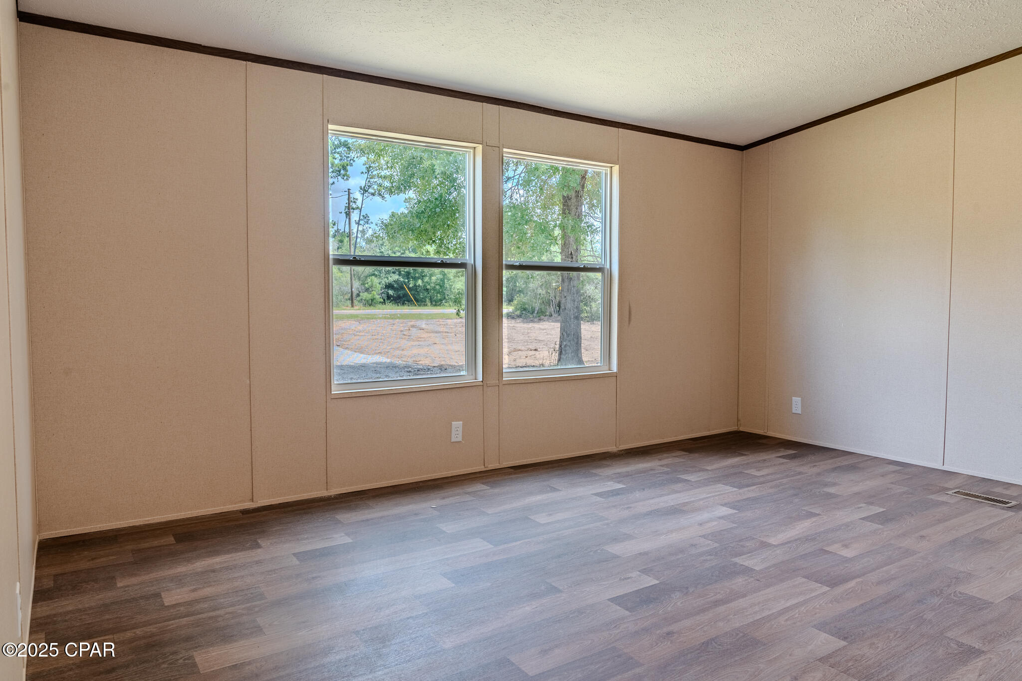 Image 16 For 2833 Vancouver Drive