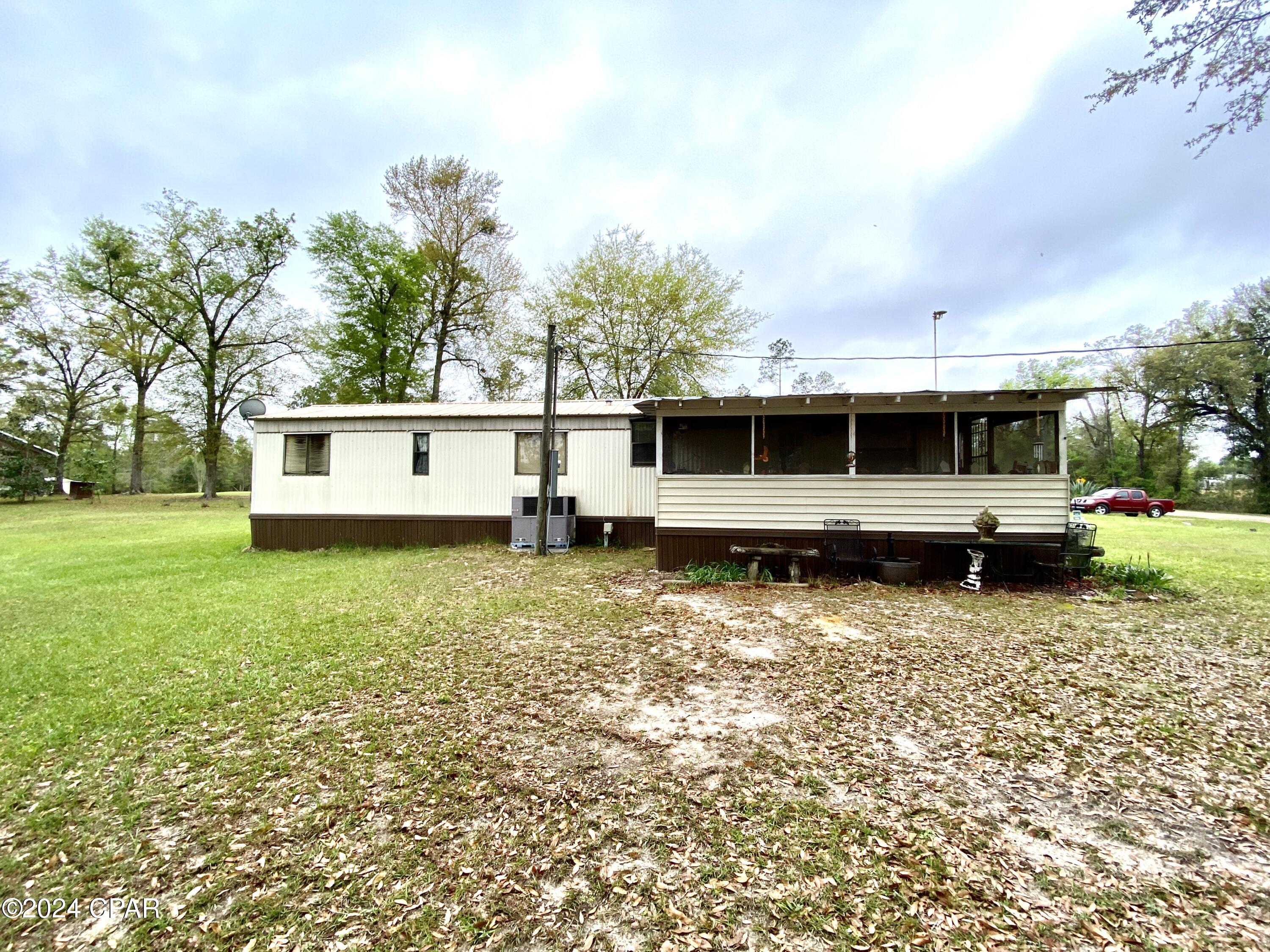 7633 Parramore Road, Sneads, FL 