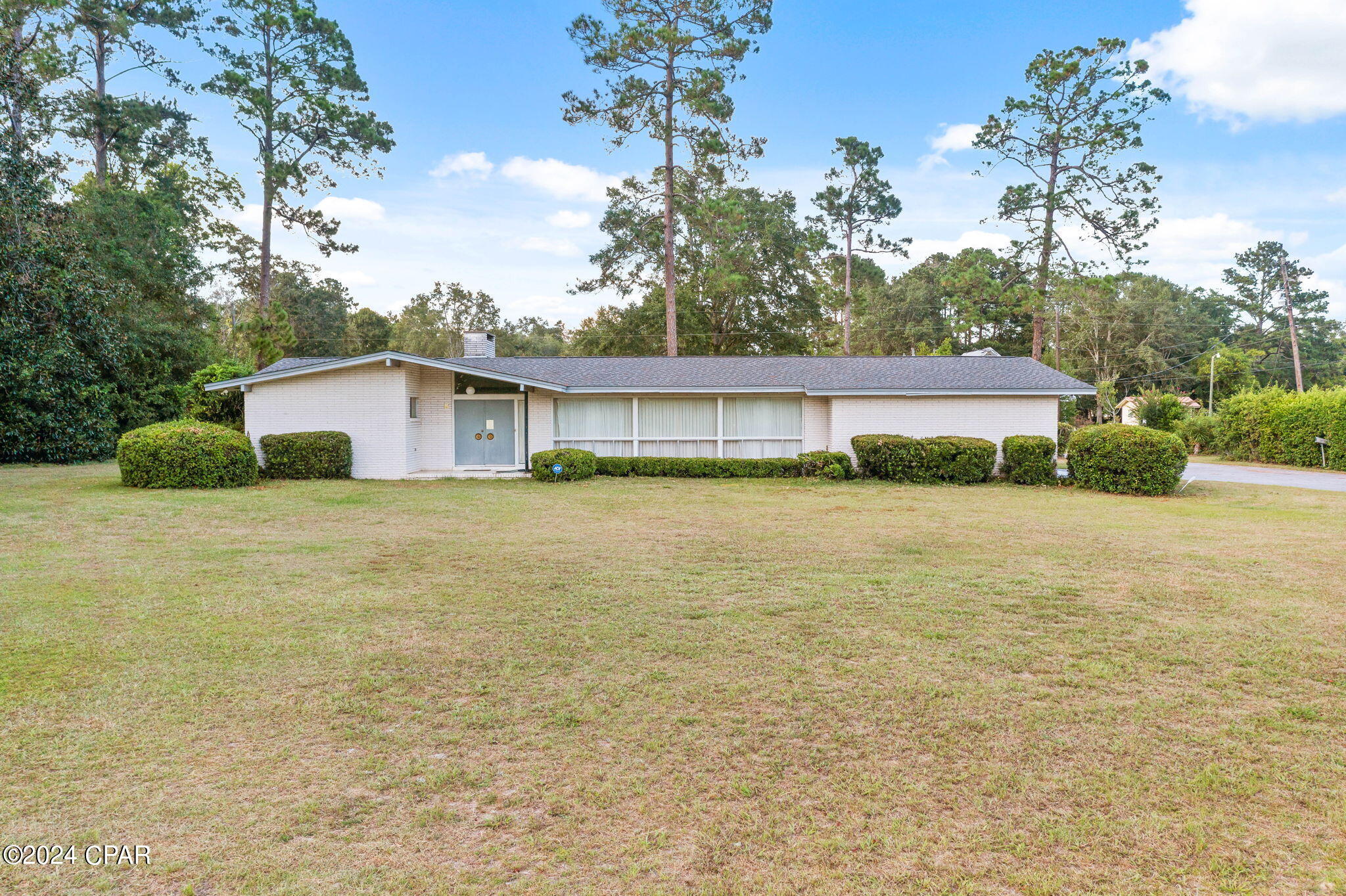 Photo of 1180 10th Graceville FL 32440