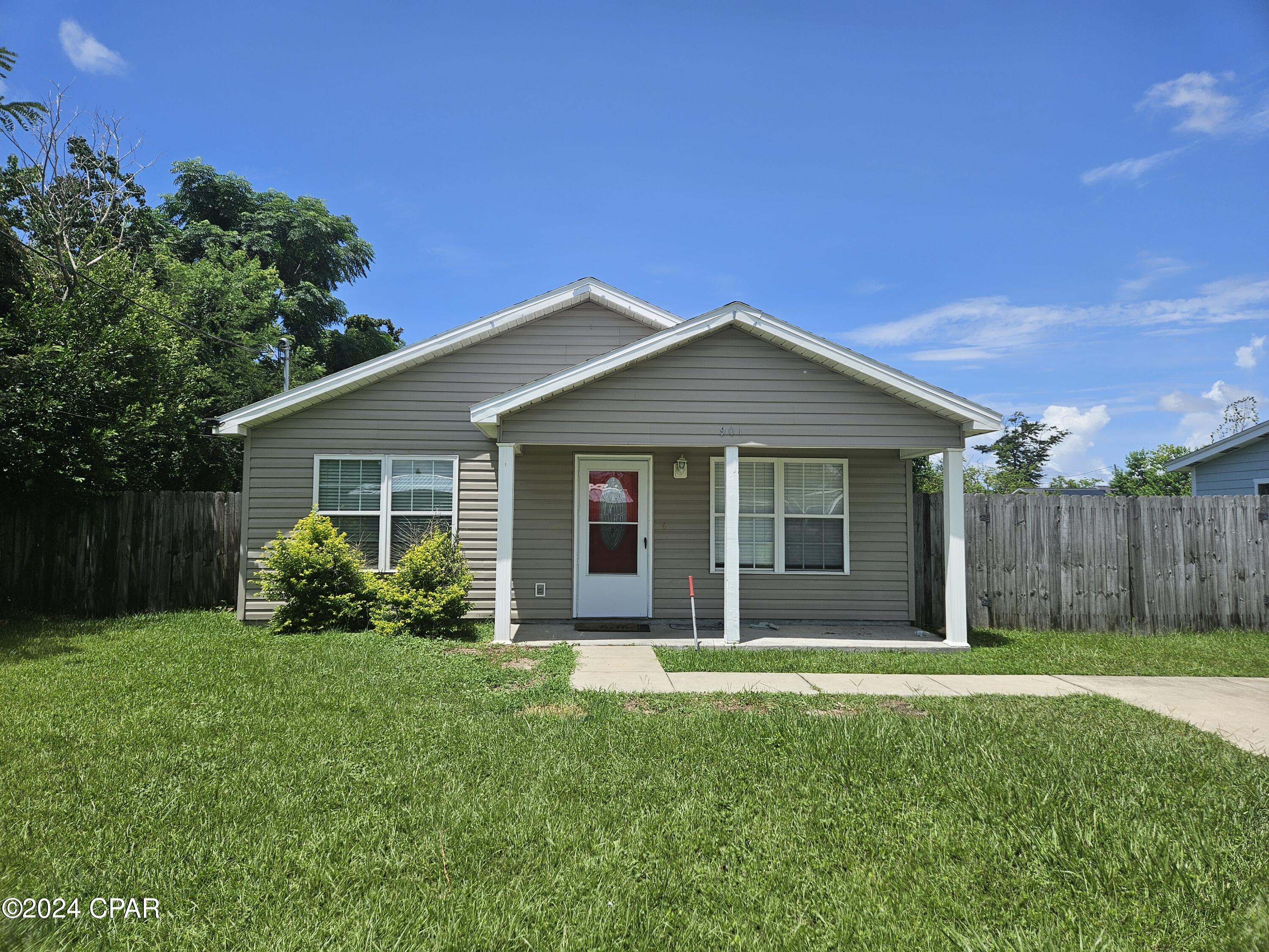 Photo of 901 Huntington Panama City FL 32401