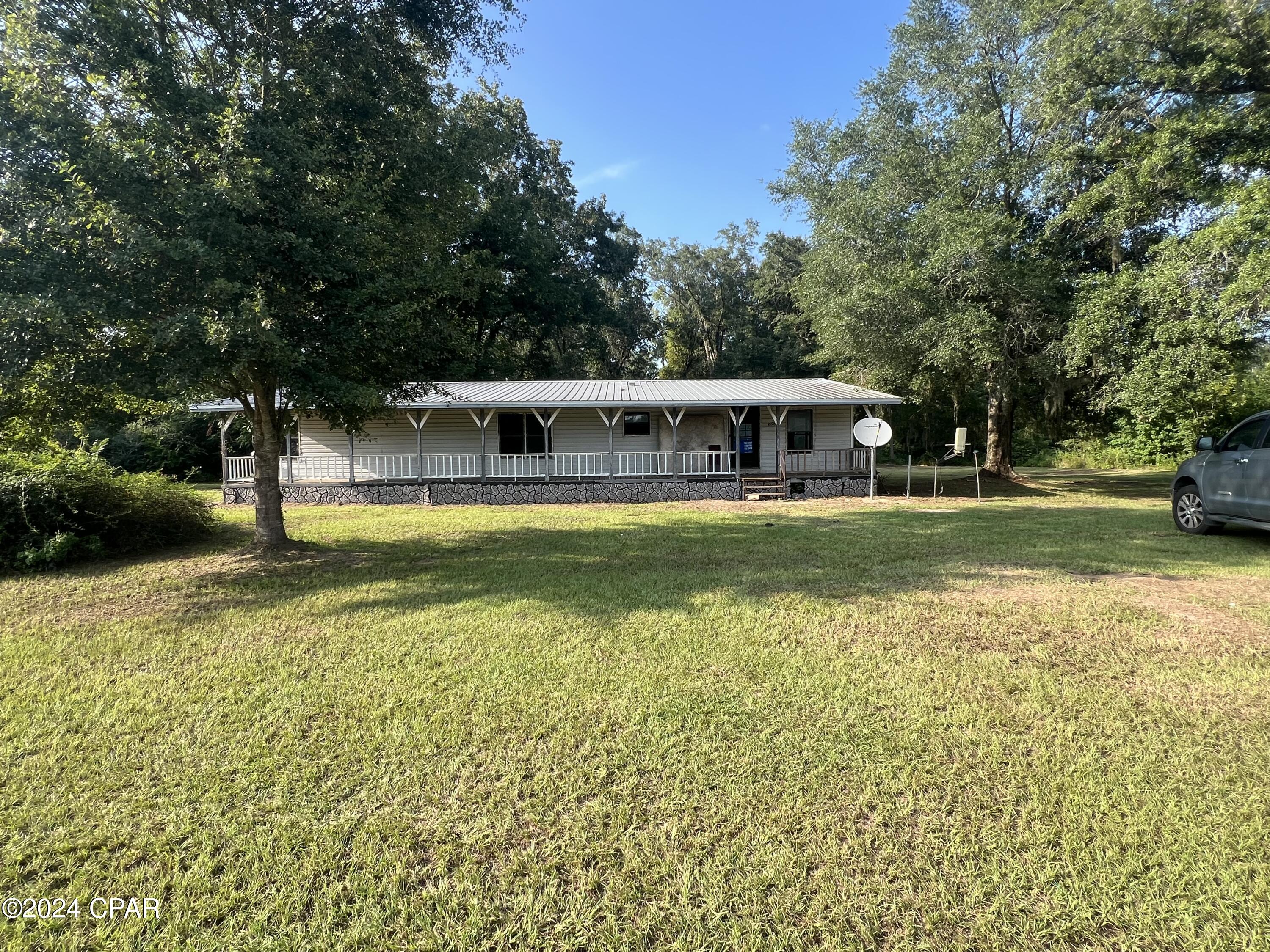 Photo of 2198 Lovewood Cottondale FL 32431