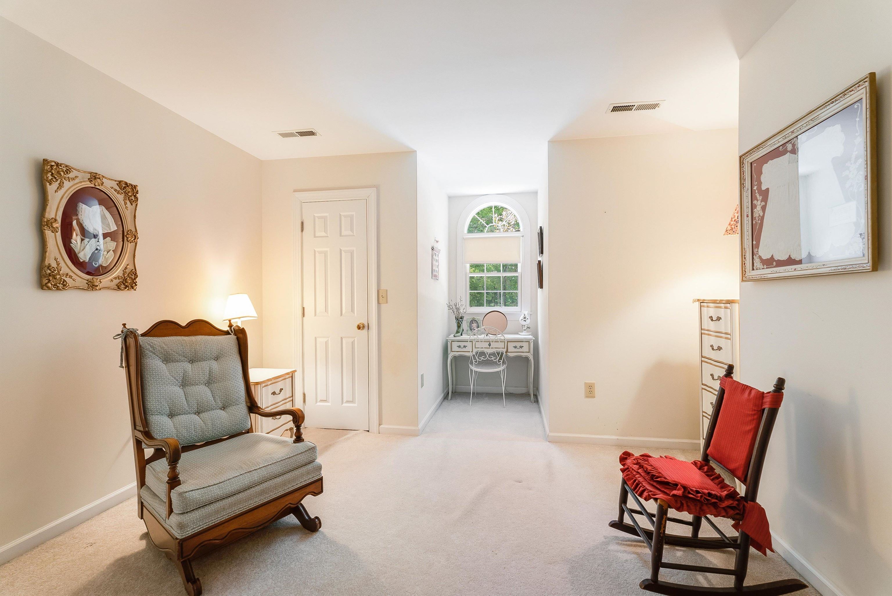 1069 Woodmont Dr