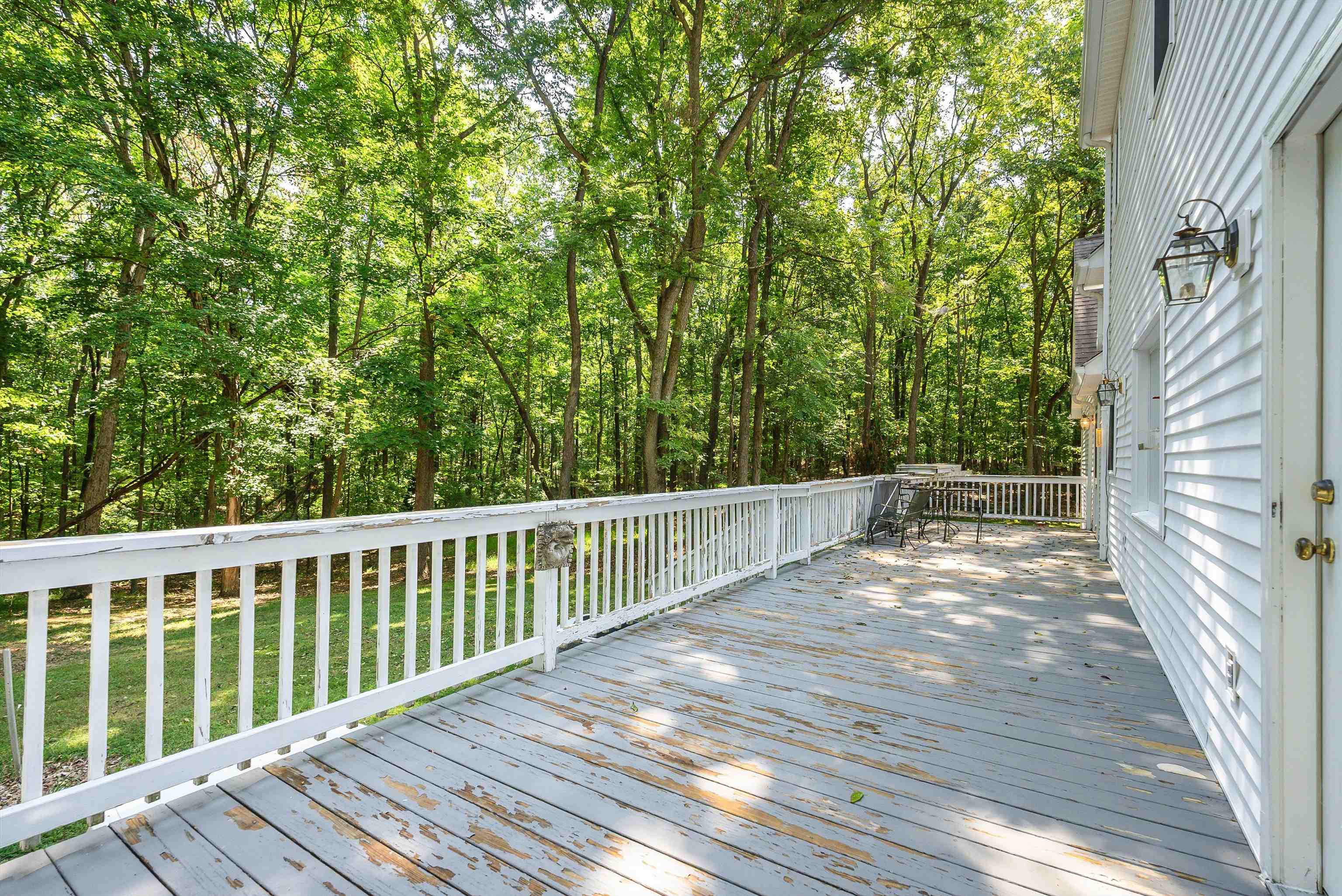 1069 Woodmont Dr