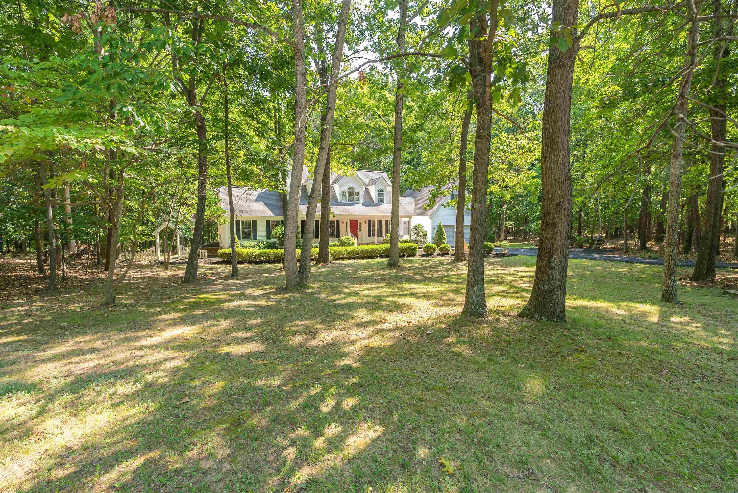 1069 Woodmont Dr