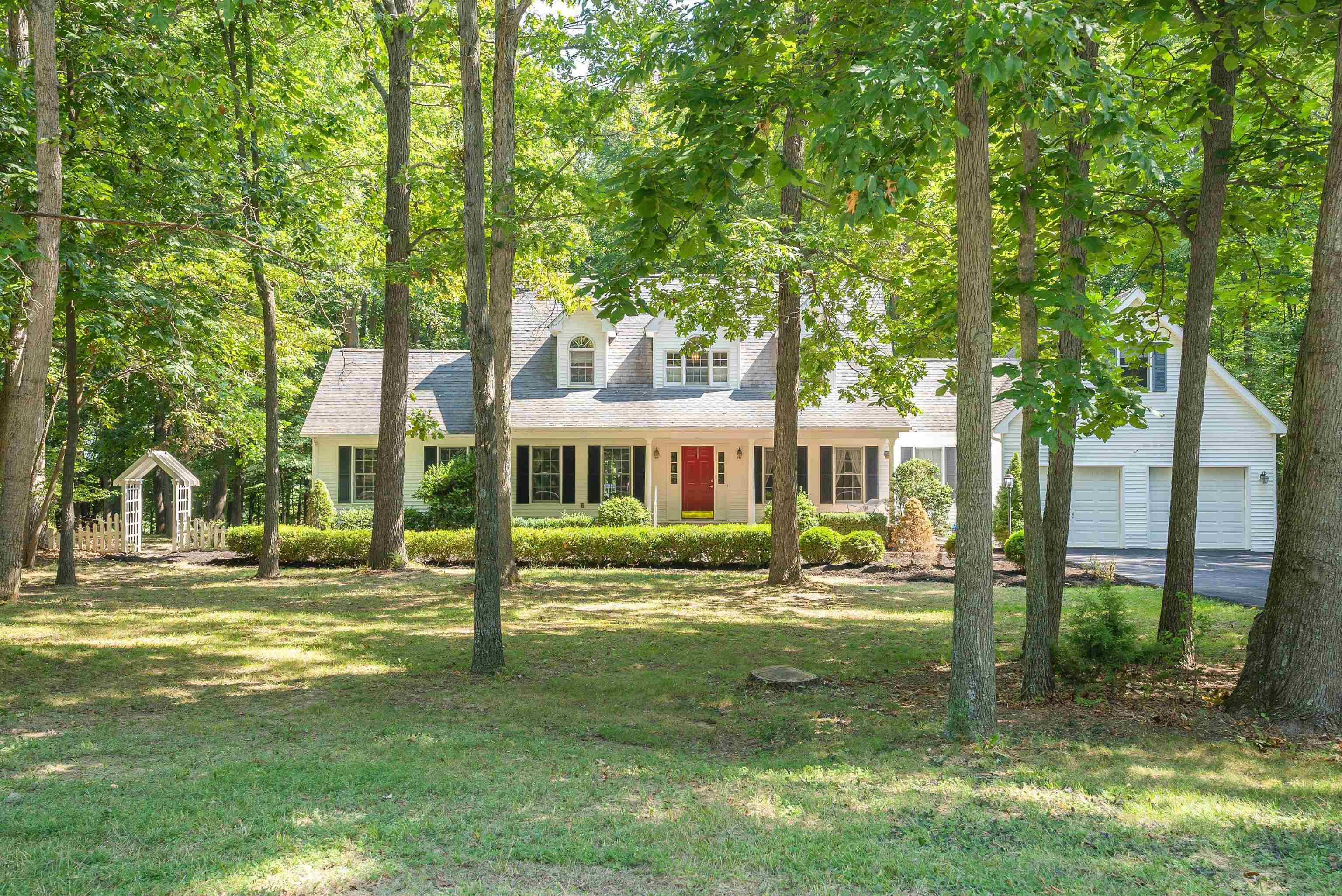 1069 Woodmont Dr