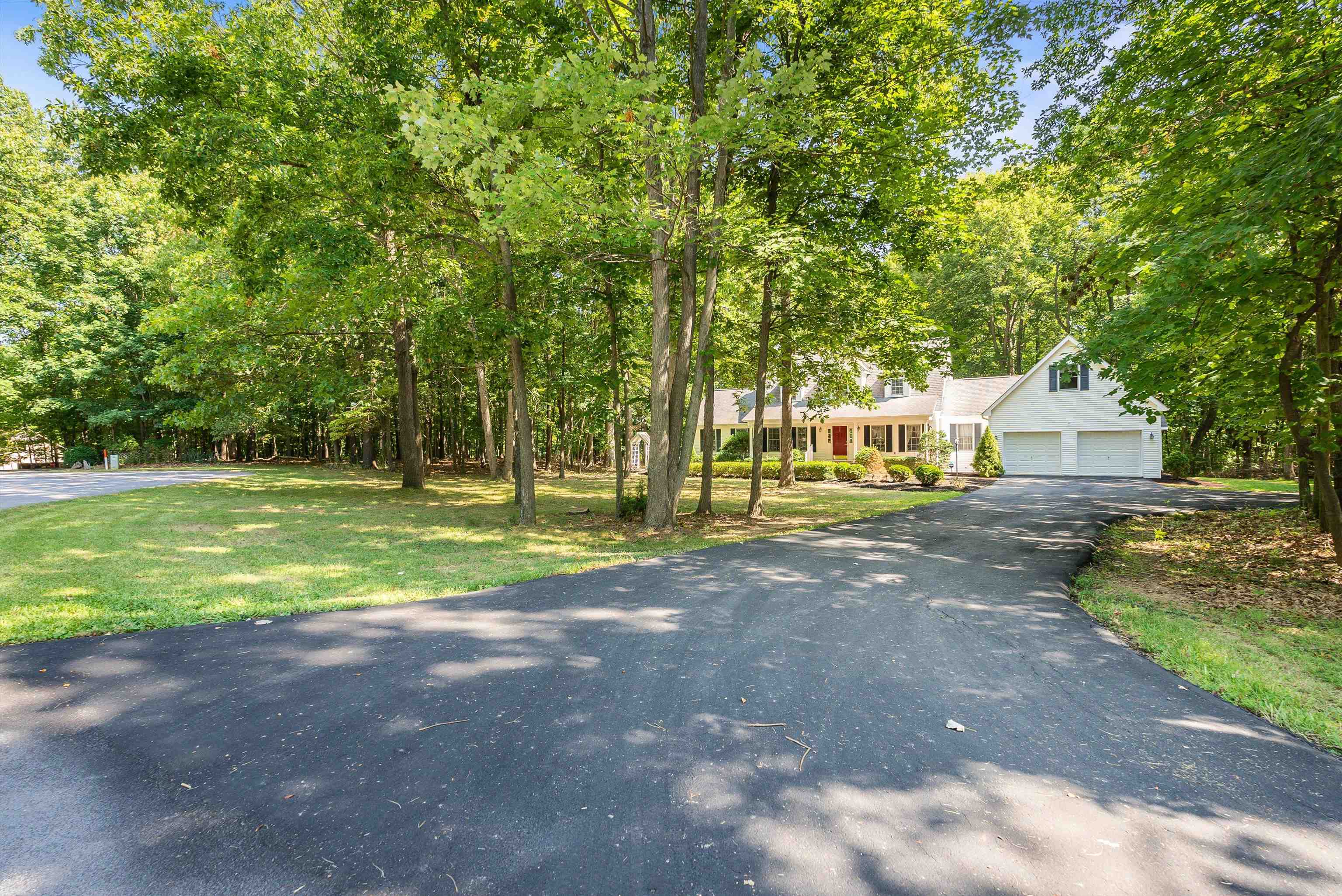 1069 Woodmont Dr