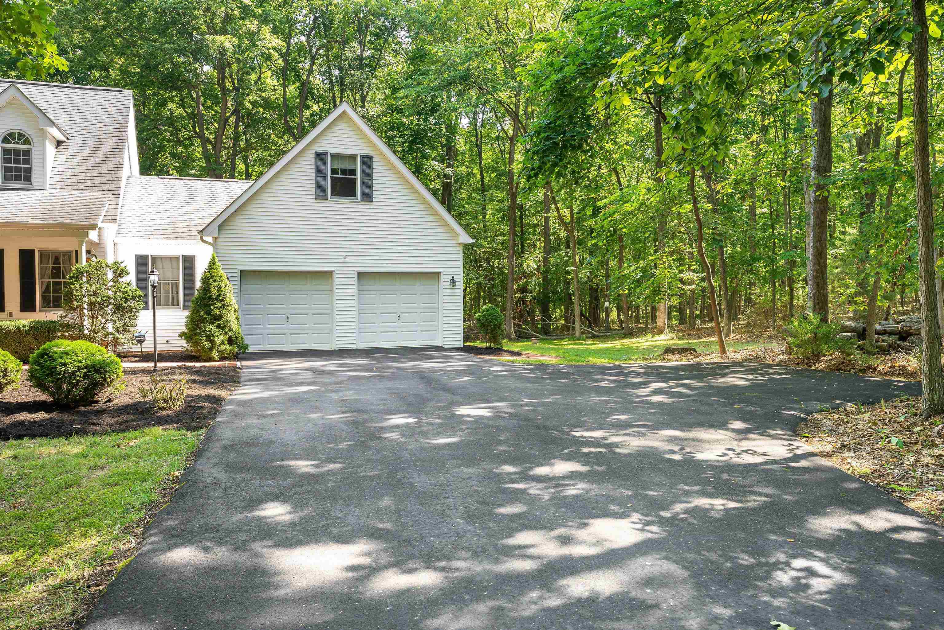 1069 Woodmont Dr