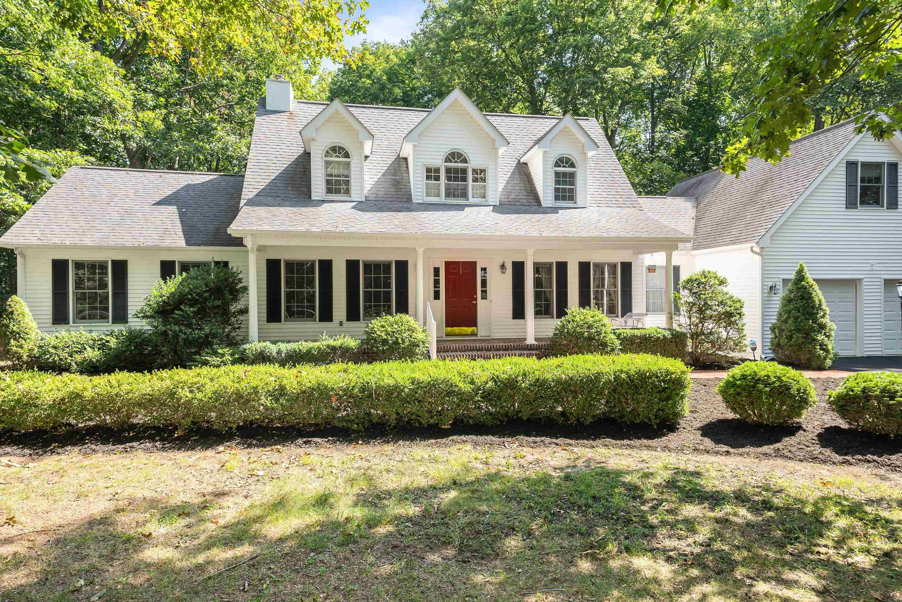 1069 Woodmont Dr