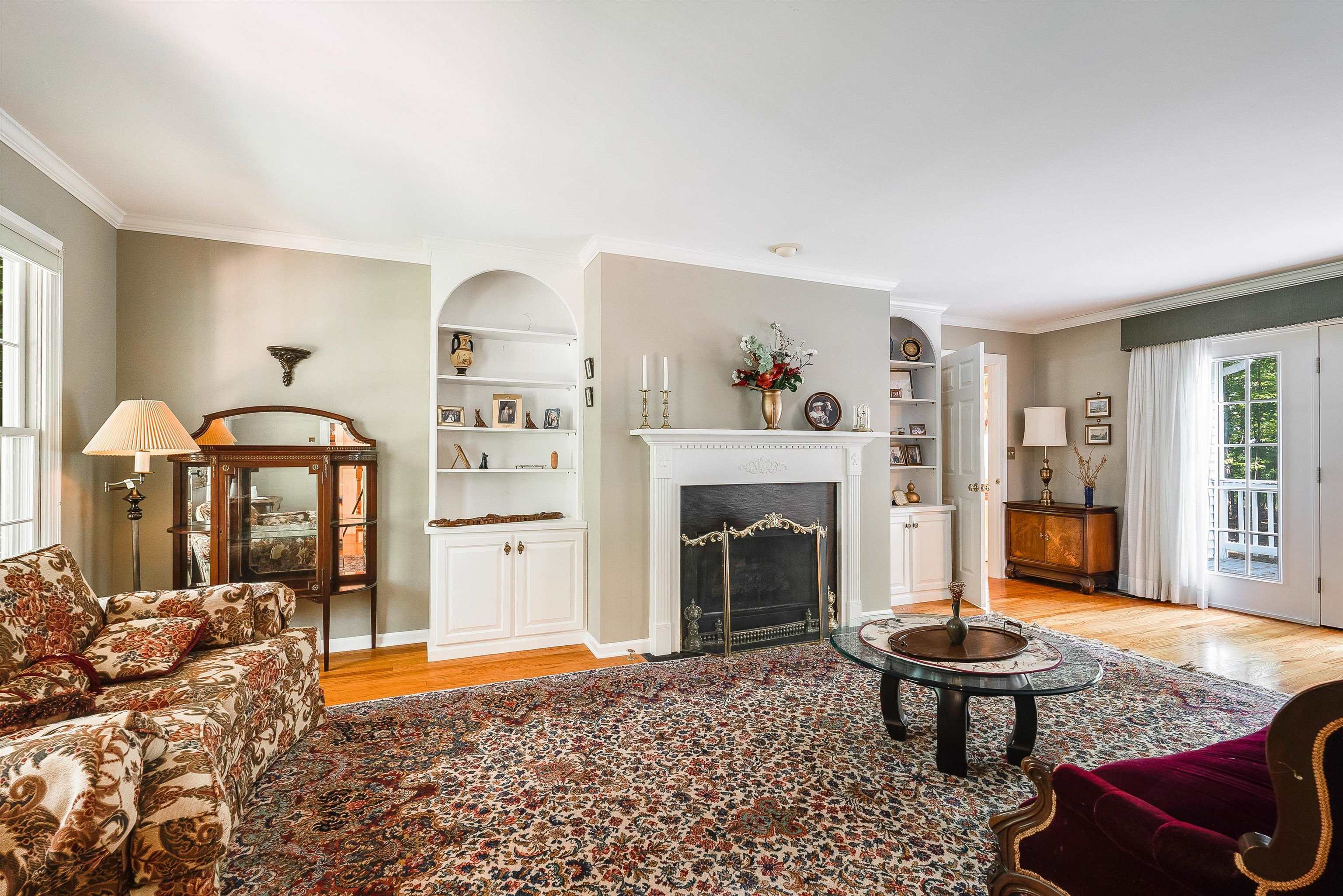 1069 Woodmont Dr