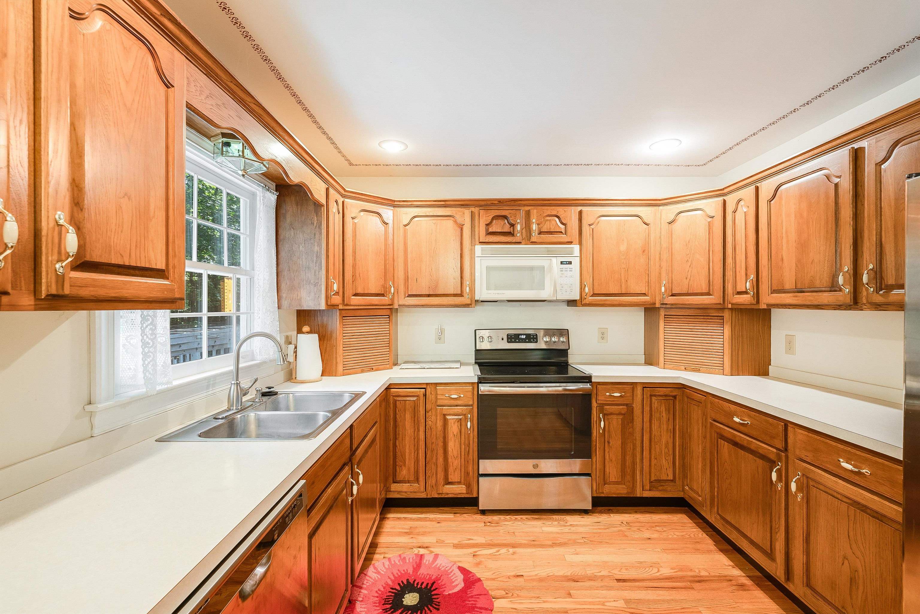 1069 Woodmont Dr