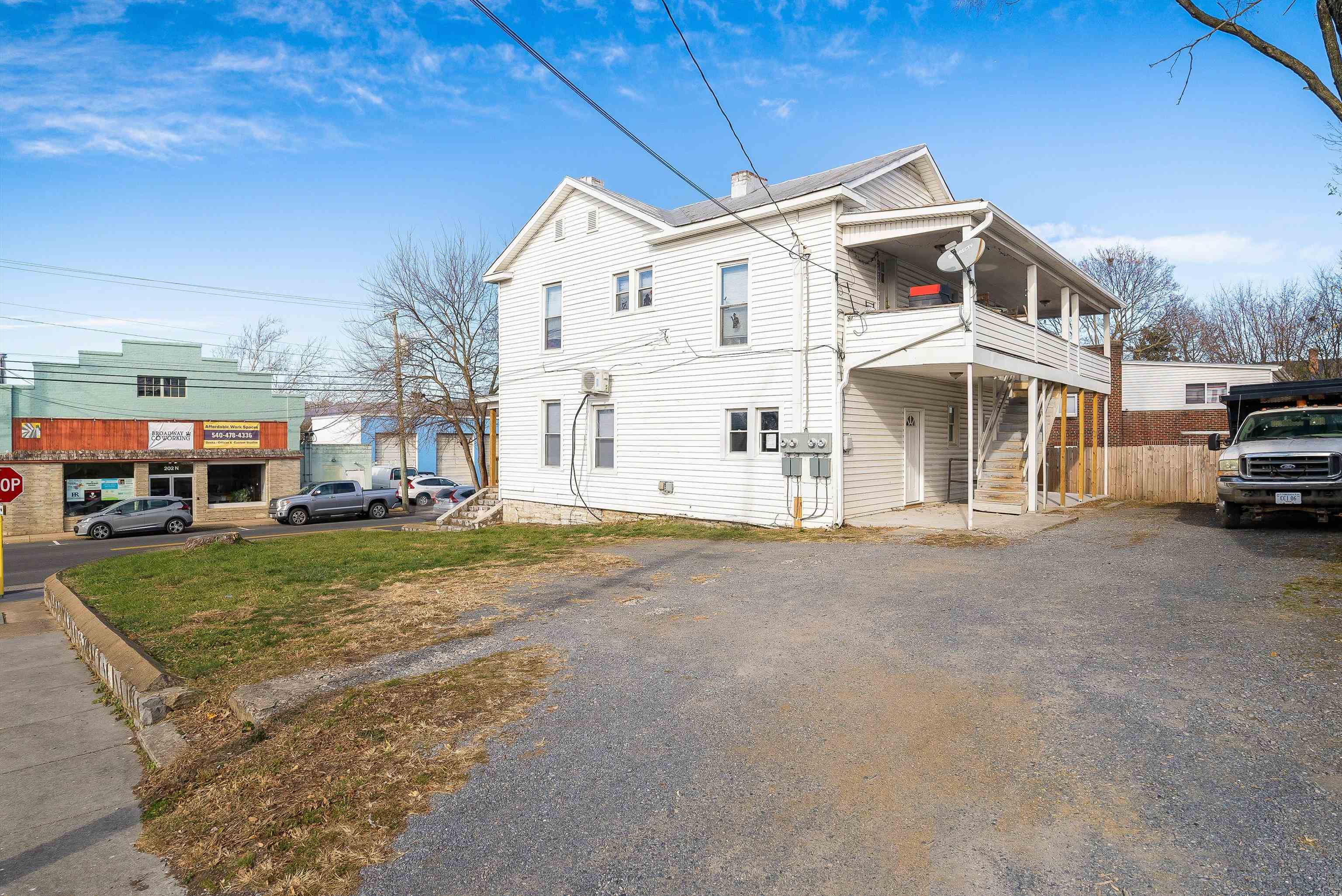 203 Main St N