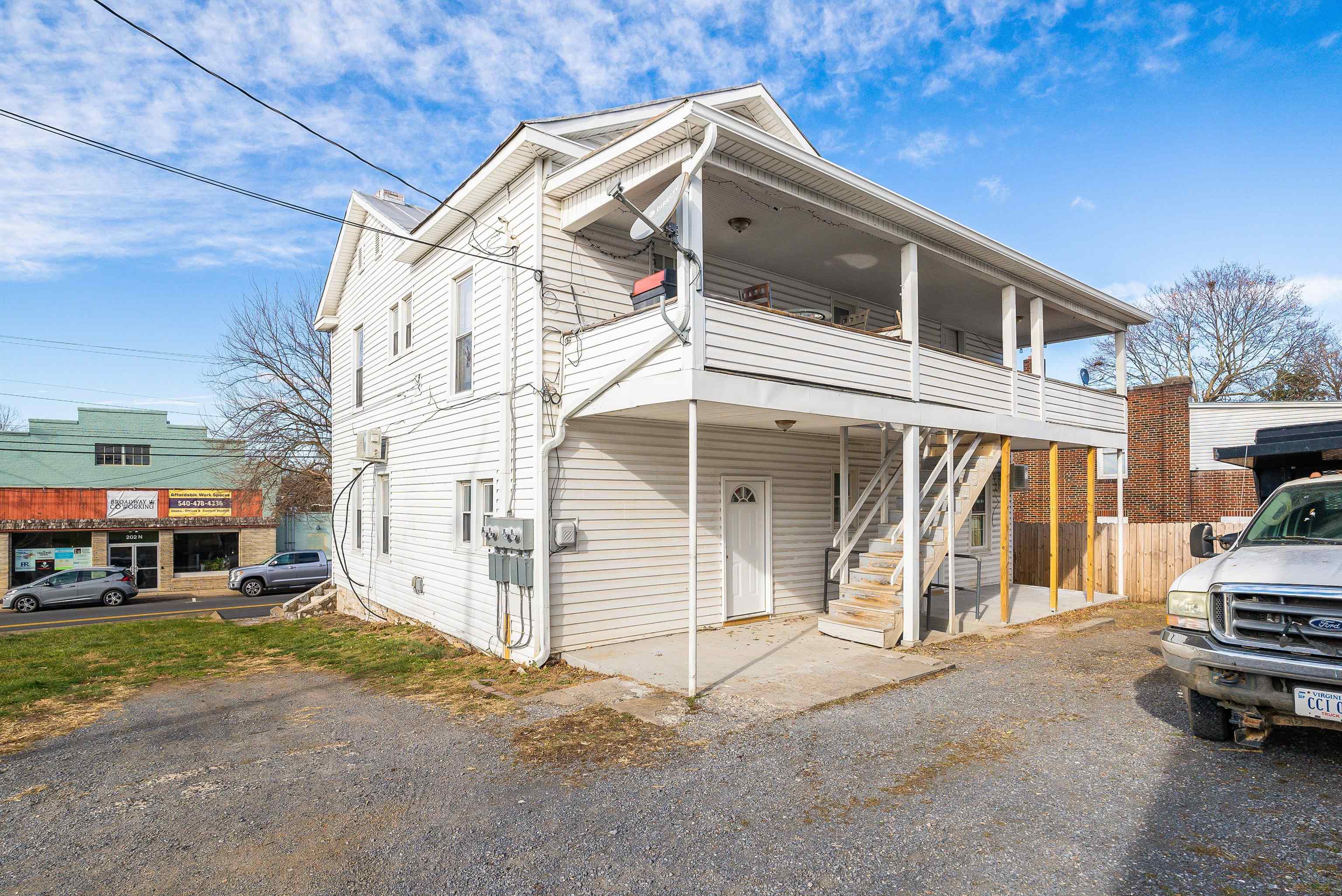 203 Main St N