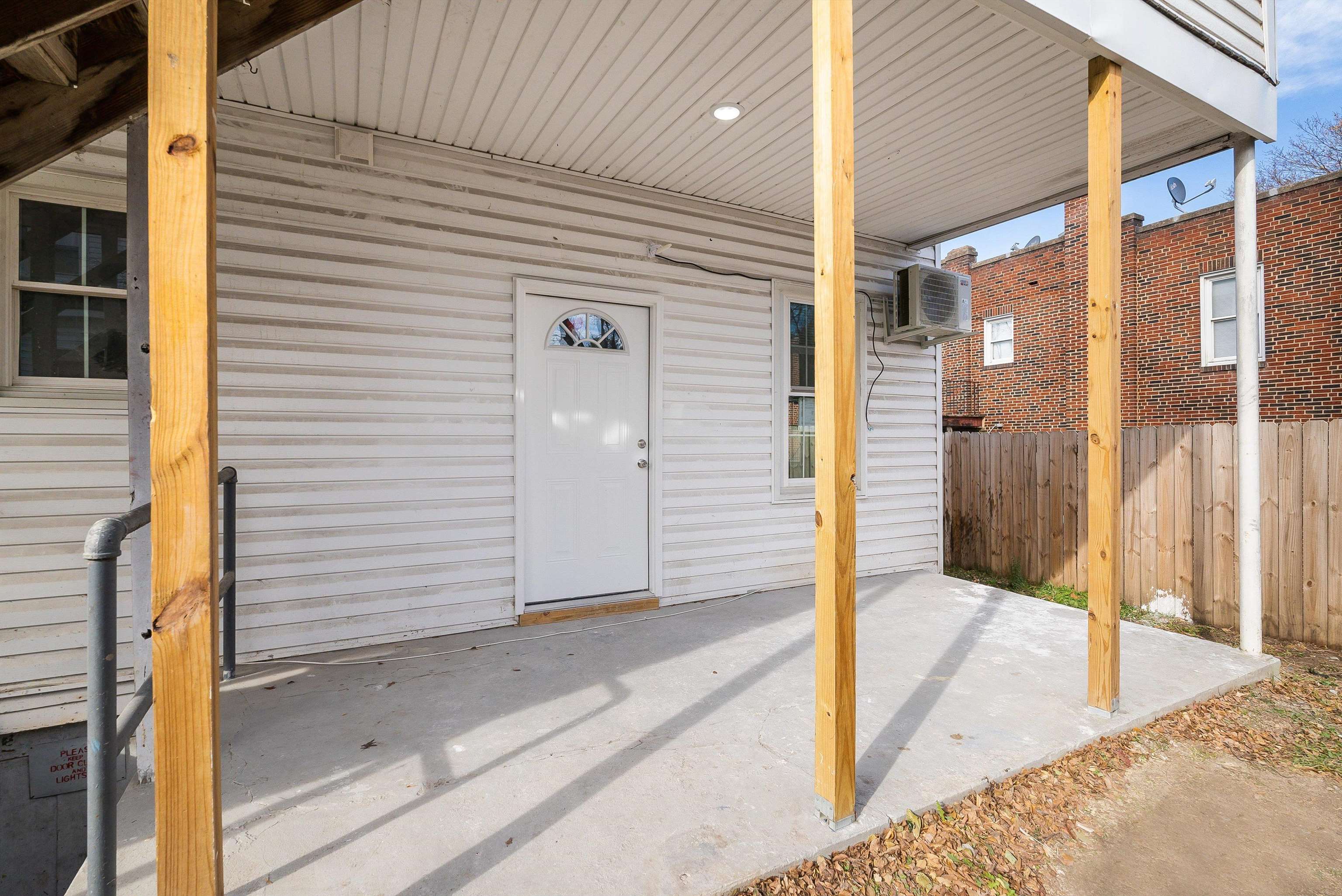203 Main St N