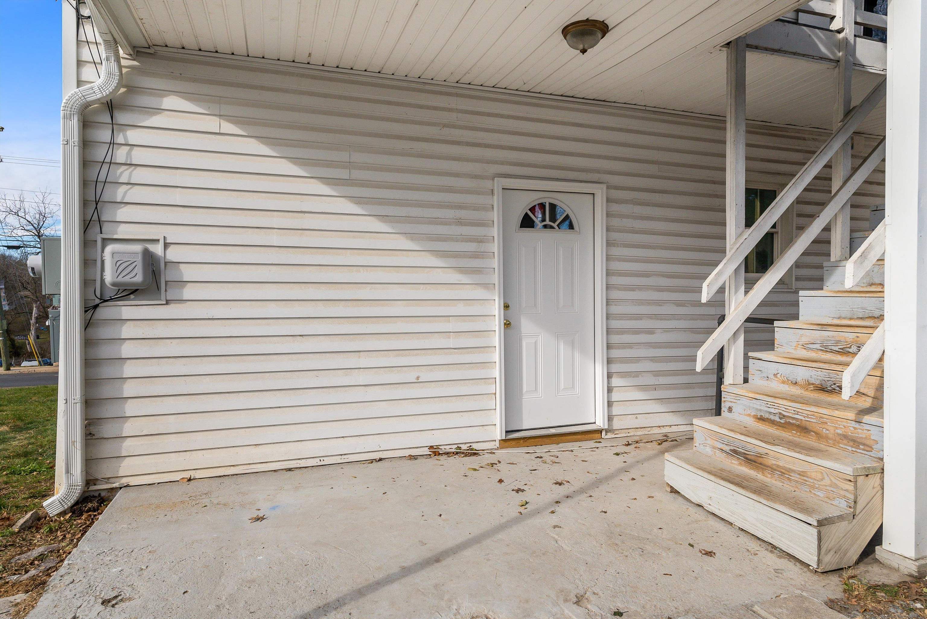 203 Main St N
