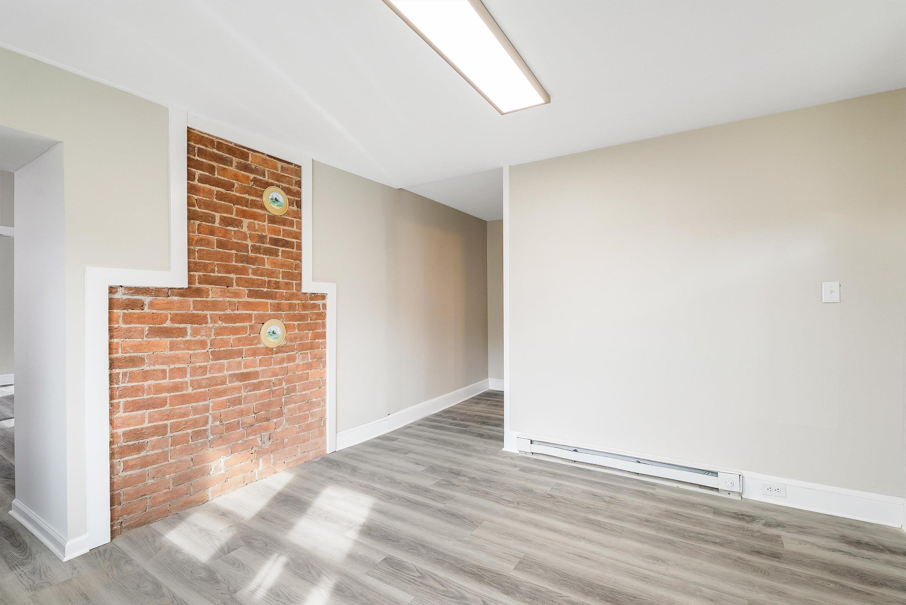 203 N Main St N