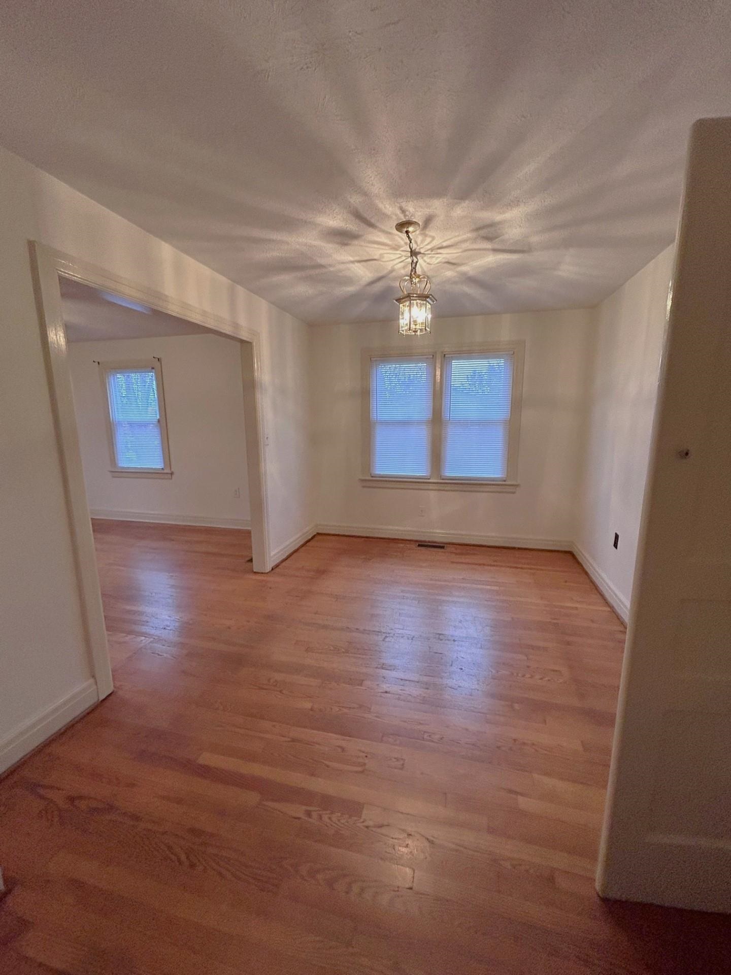 18 Herron St