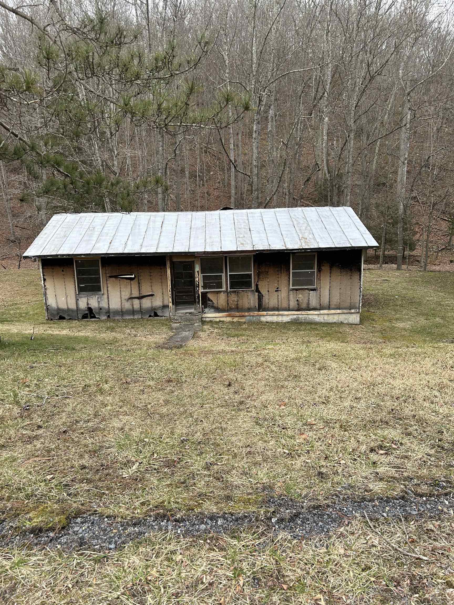 6136 Seldom Seen Rd