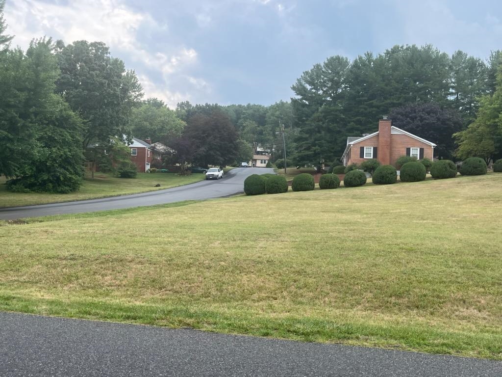 200 Robin Hood Rd