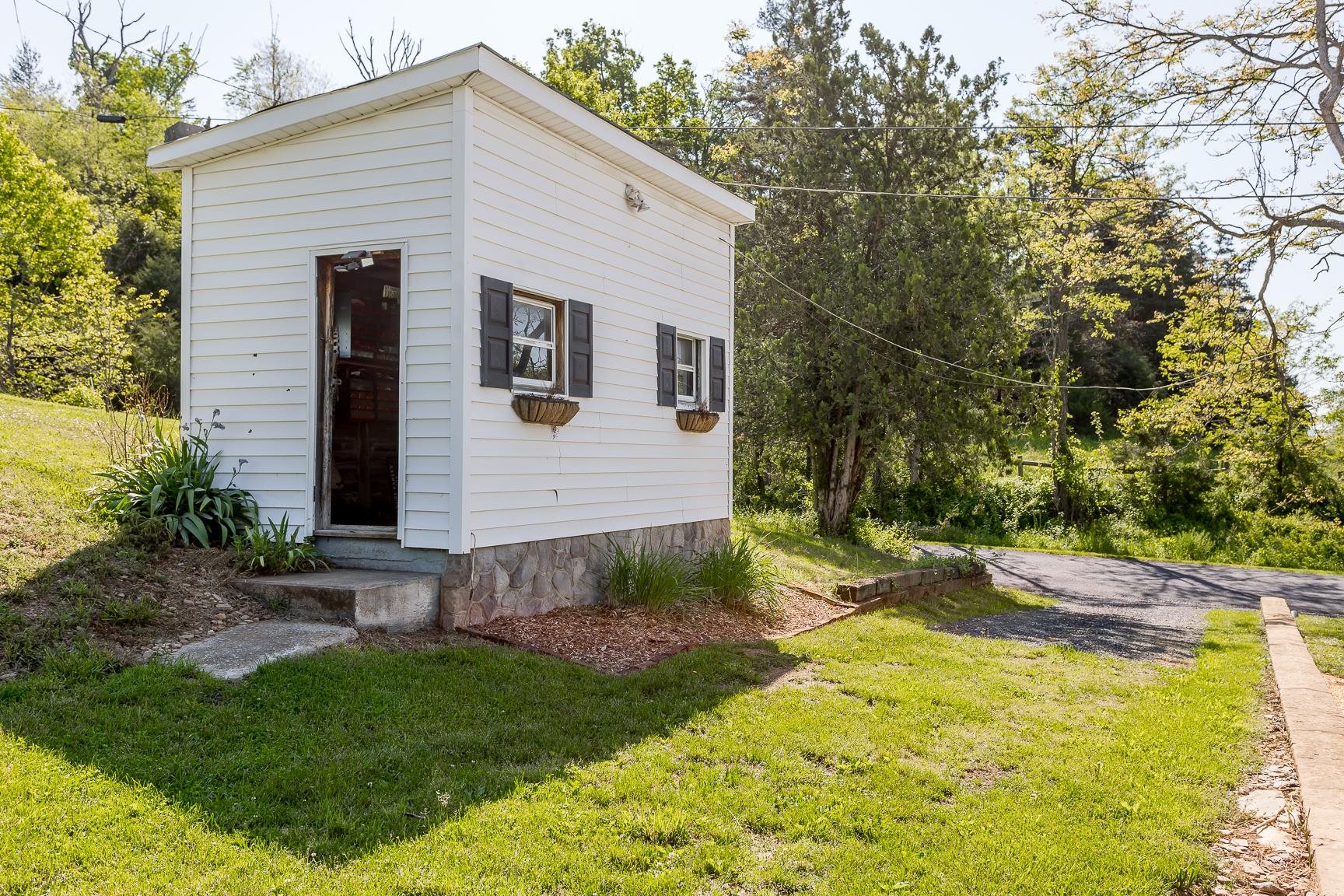 1099 Knightly Mill Rd