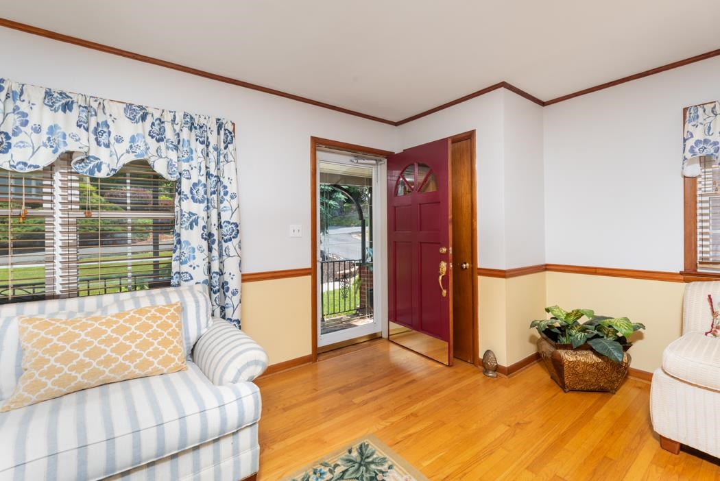 6 Belmont Dr