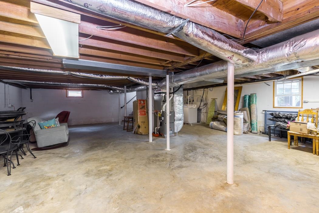 6 Belmont Dr