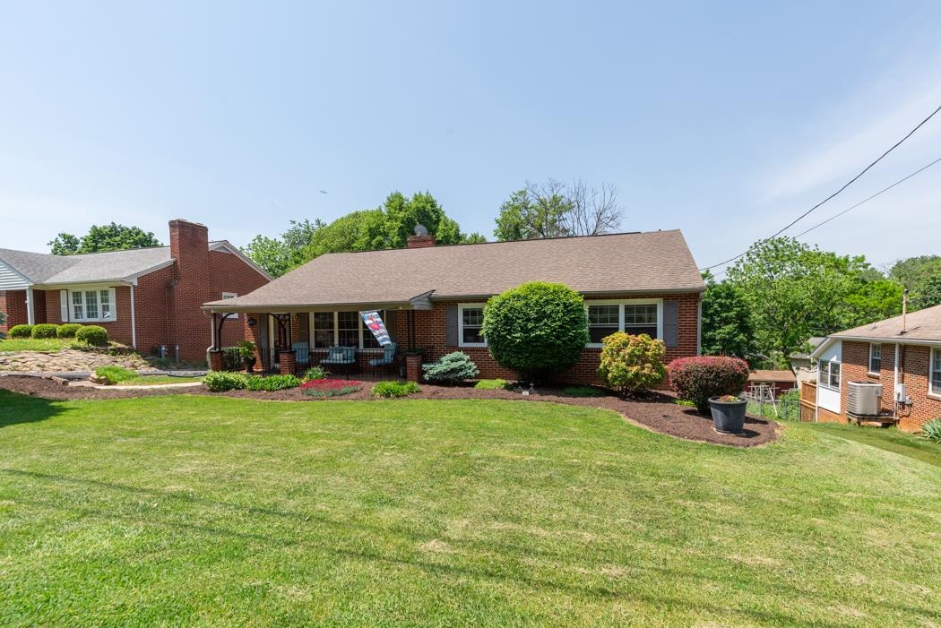 6 Belmont Dr