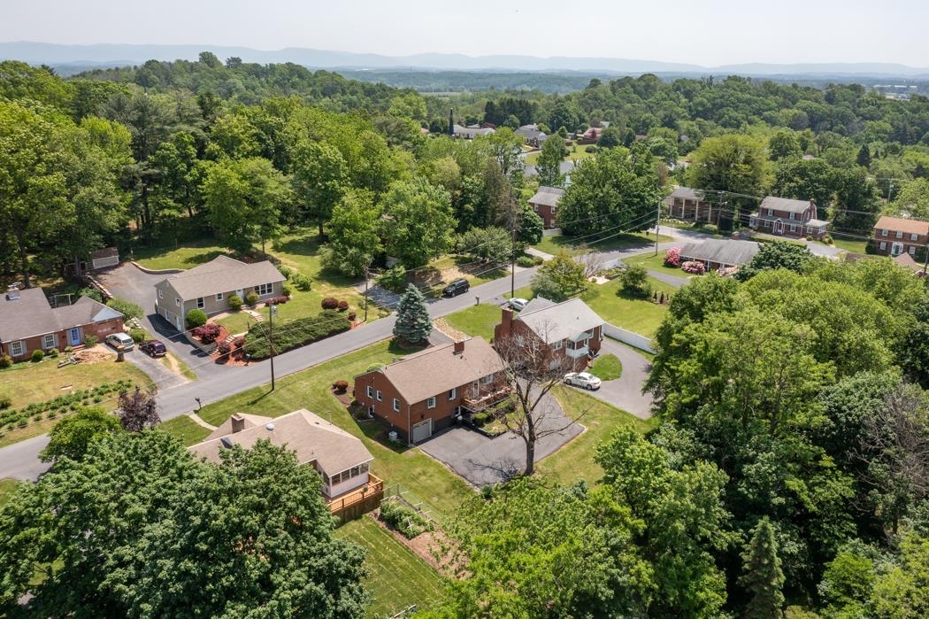 6 Belmont Dr