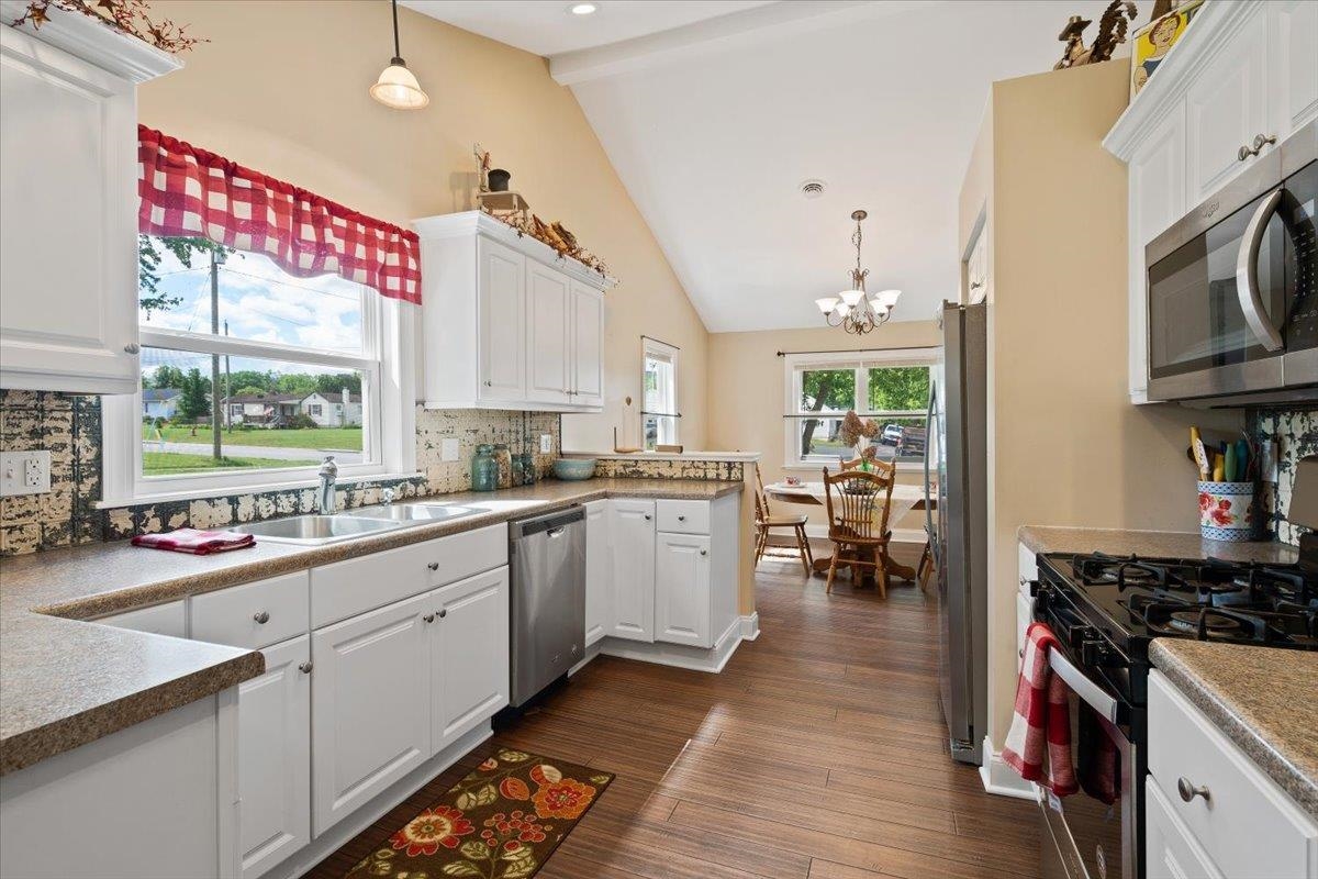 114 Howardsville Tpke