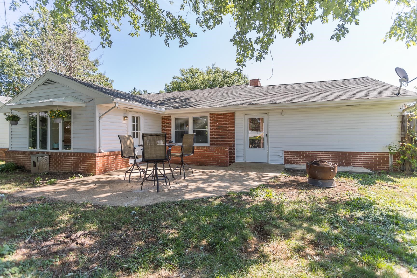 1215 Crofton Ave