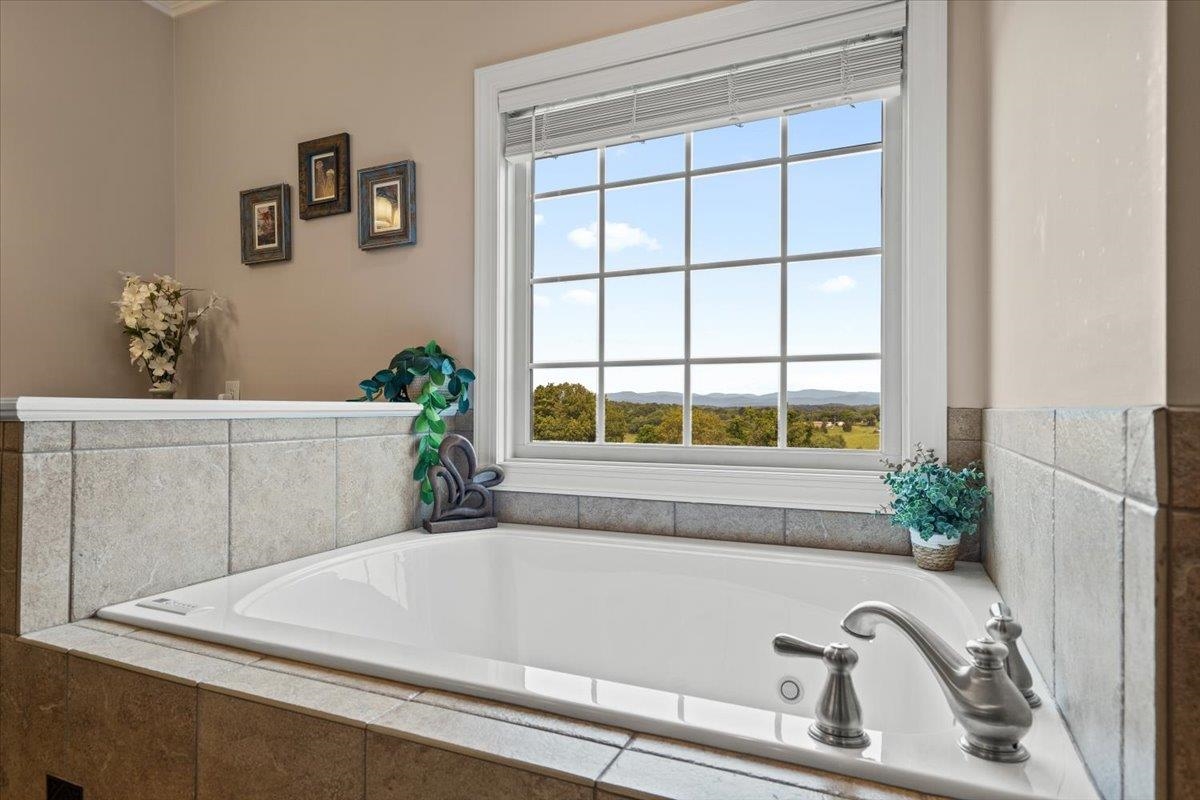 86 Lorway Farm Ln