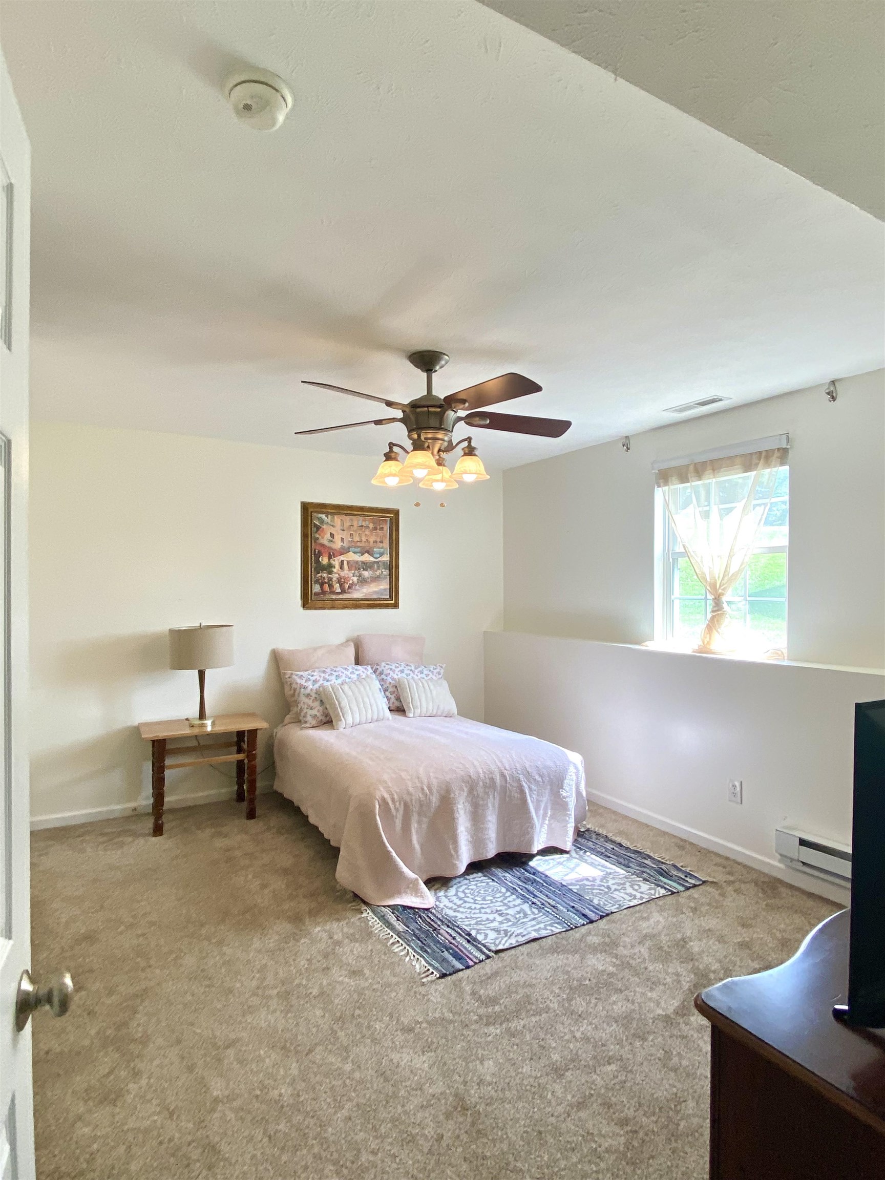 121 Falcon Ln