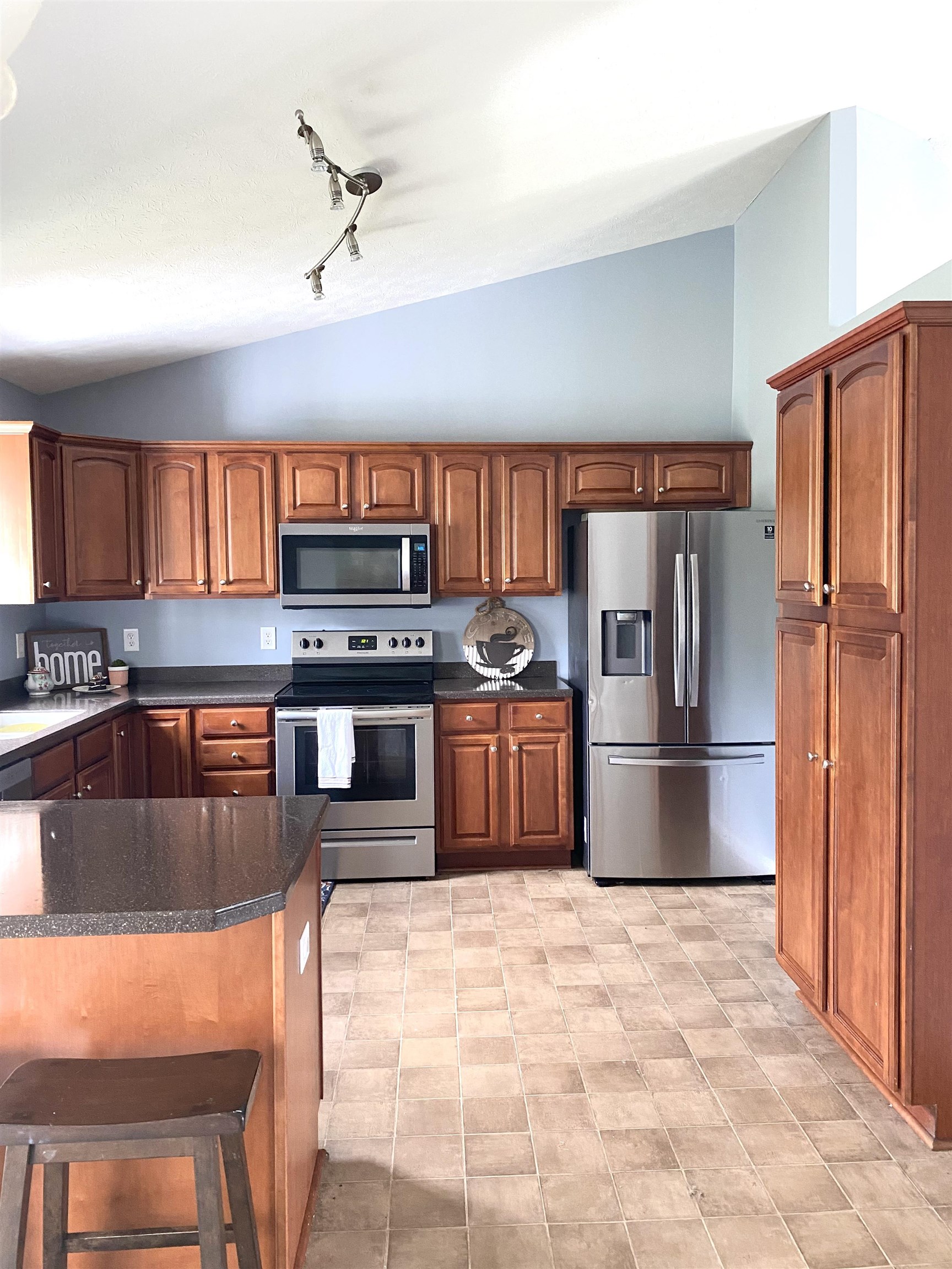 121 Falcon Ln