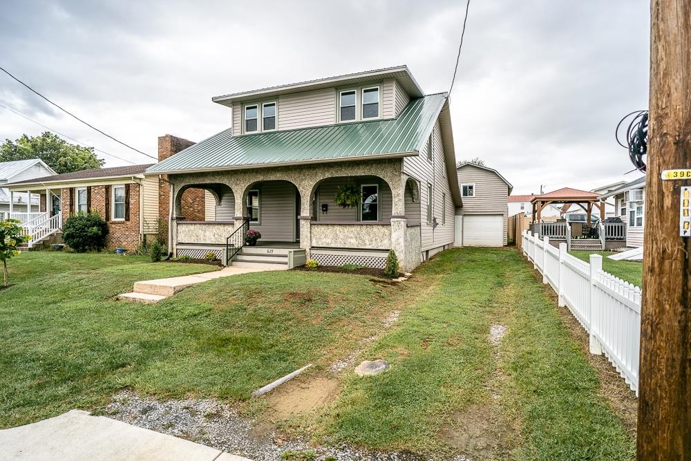 629 Lee Ave