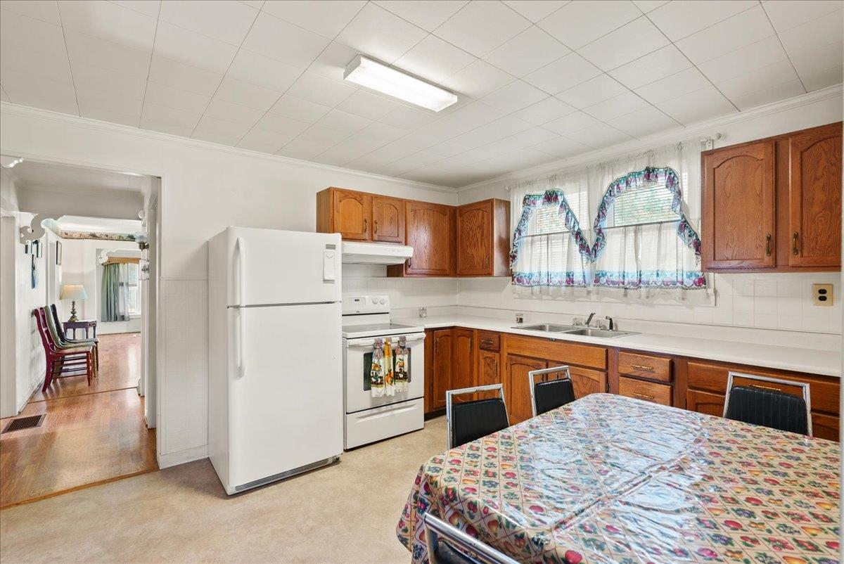 60 Pond Gap Ln
