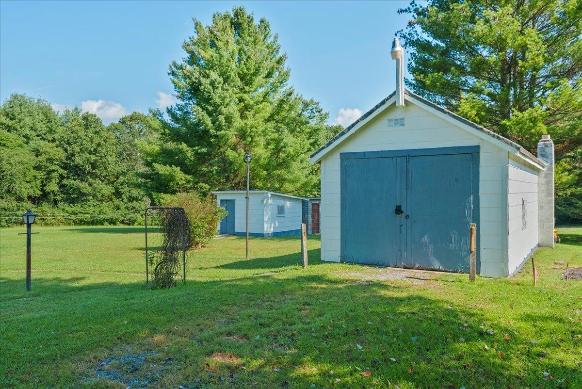 60 Pond Gap Ln