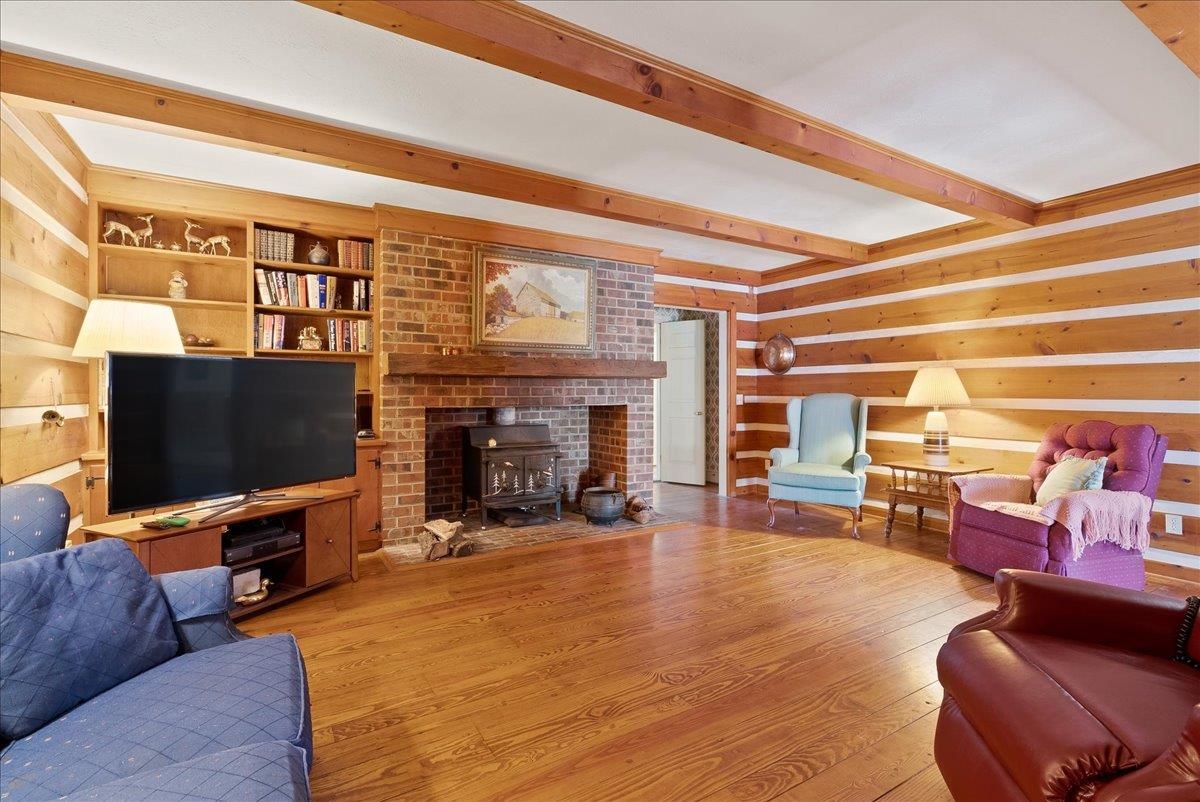 817 Old White Bridge Rd