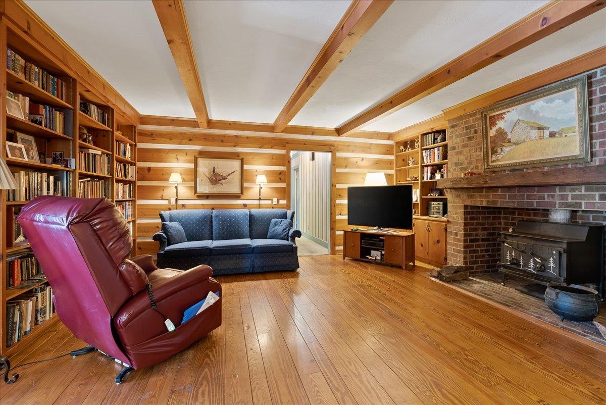 817 Old White Bridge Rd