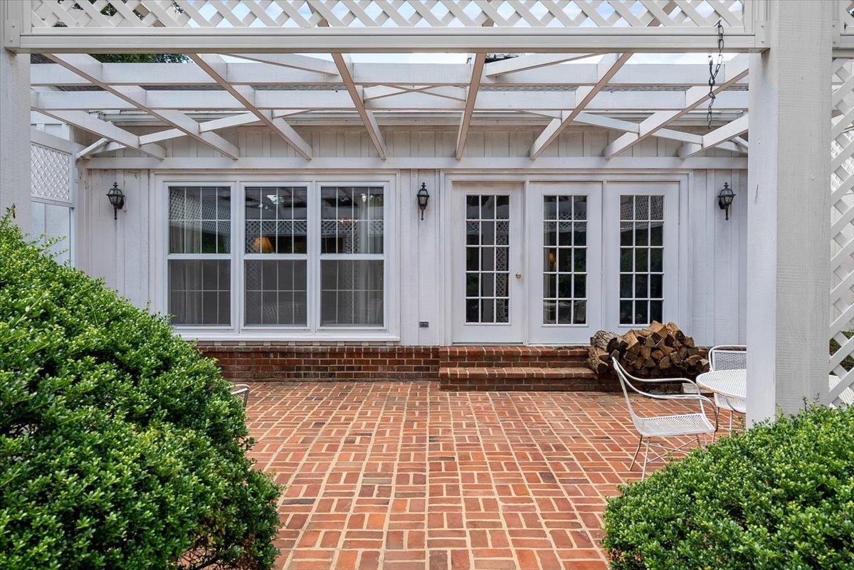 817 Old White Bridge Rd