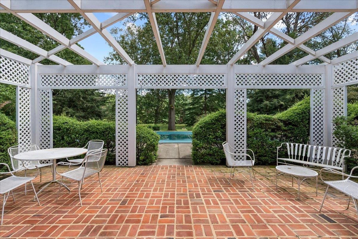 817 Old White Bridge Rd