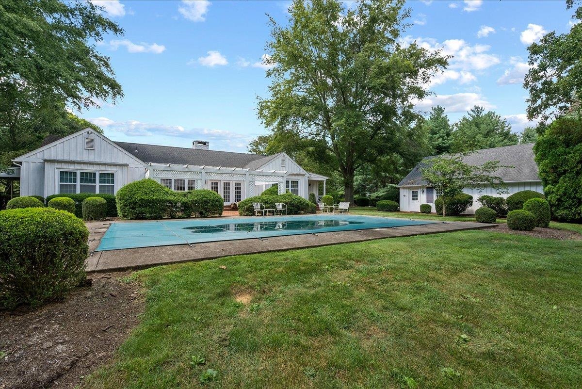 817 Old White Bridge Rd