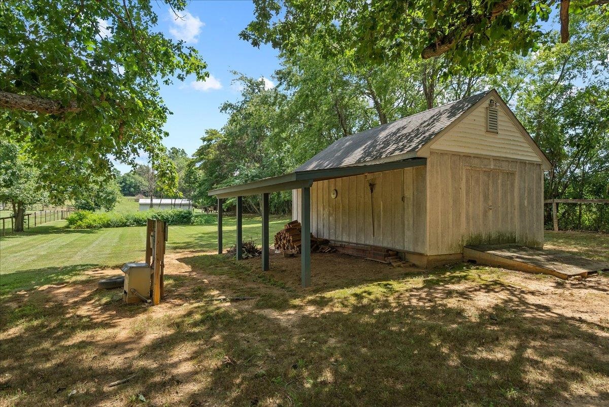 817 Old White Bridge Rd